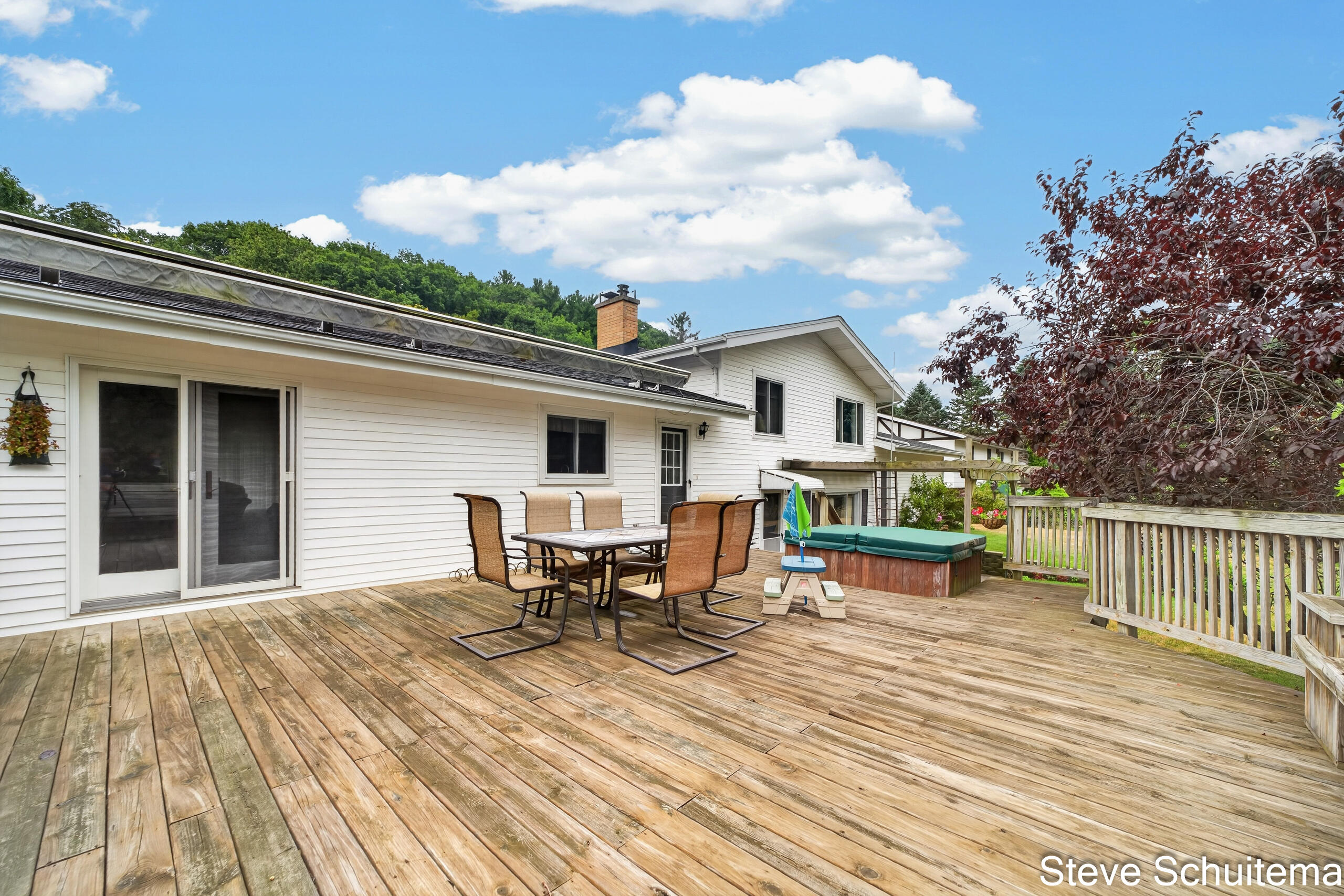 1870 Hendrick Road Norton Shores MI 49441