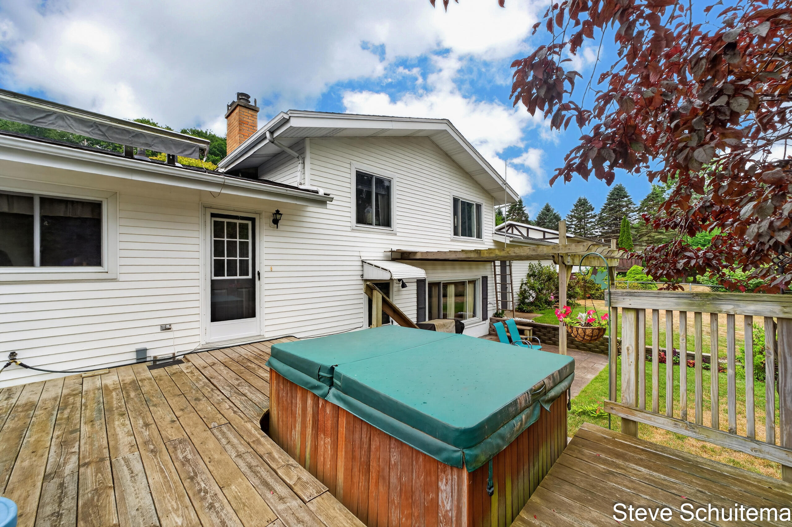 1870 Hendrick Road Norton Shores MI 49441