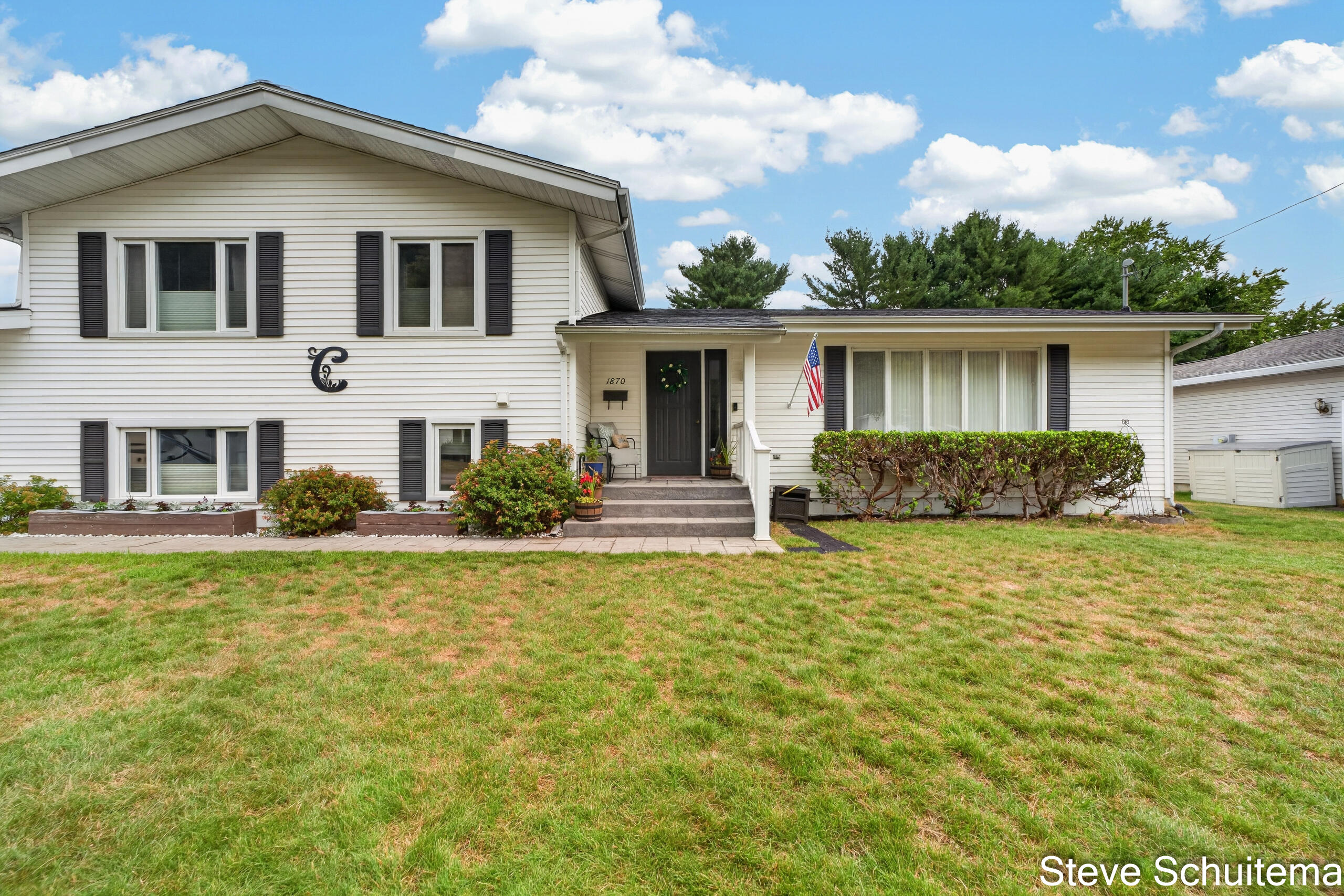 1870 Hendrick Road Norton Shores MI 49441