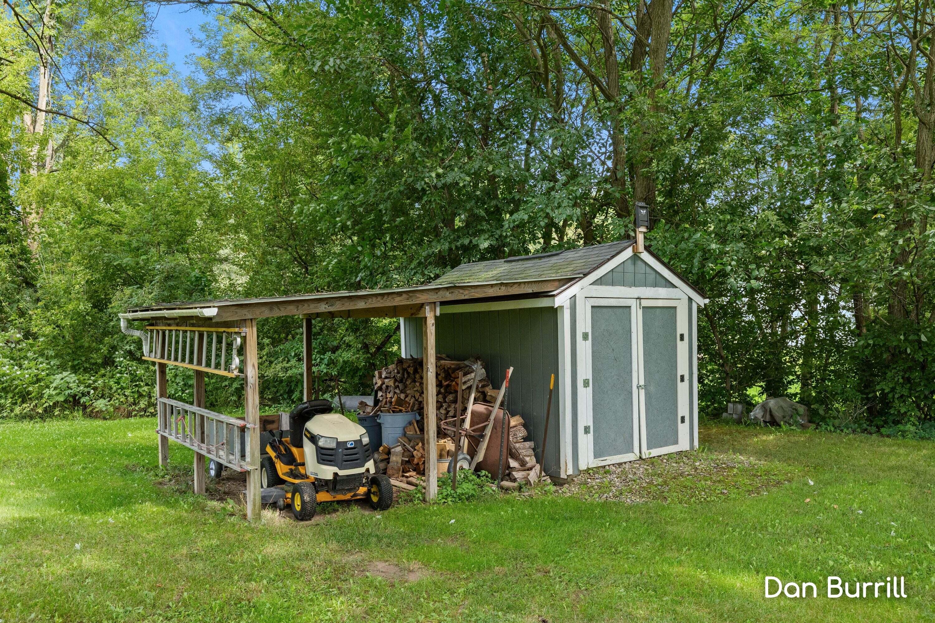 10679 Keystone Drive NE Ada MI 49301