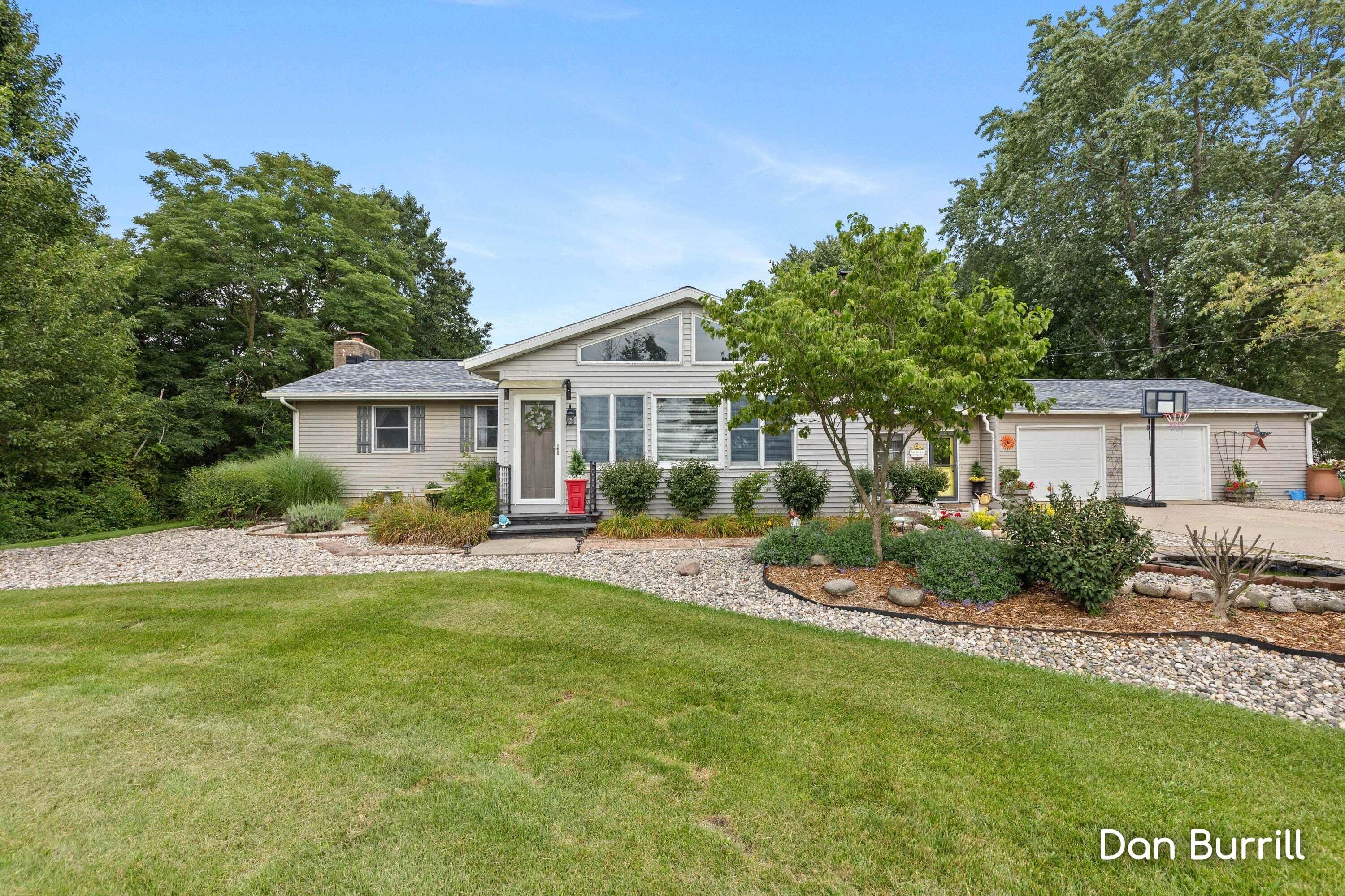 10679 Keystone Drive NE Ada MI 49301
