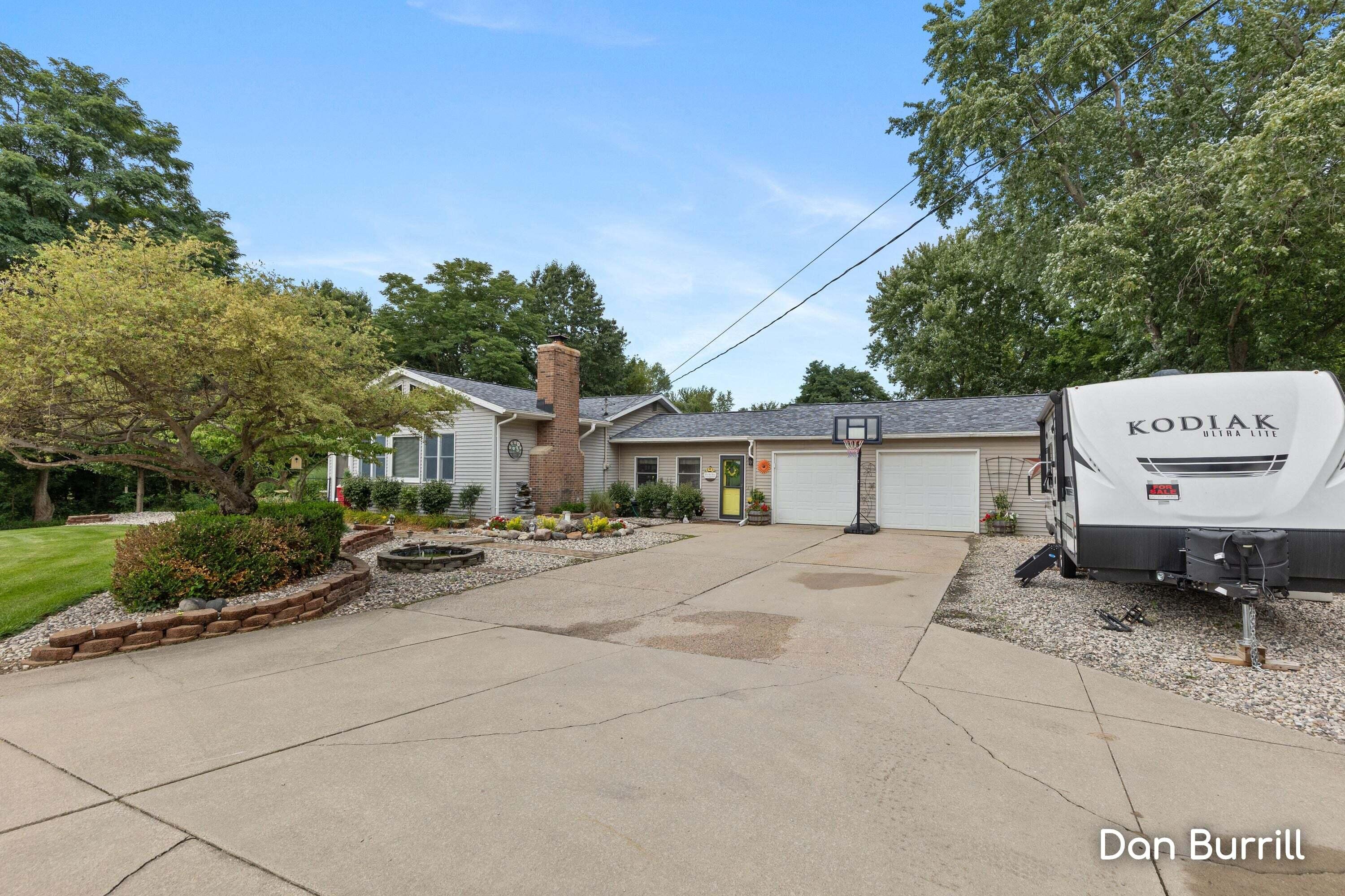 10679 Keystone Drive NE Ada MI 49301