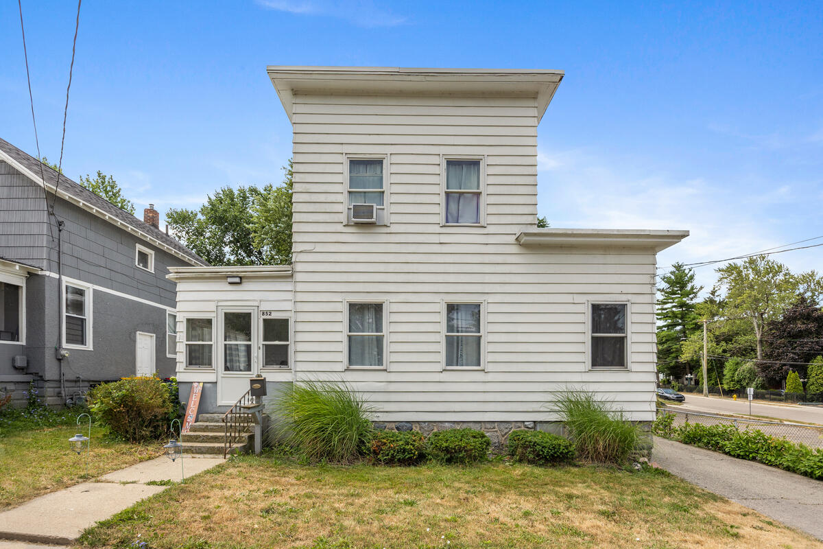 852 Leonard Street NE Grand Rapids MI 49503