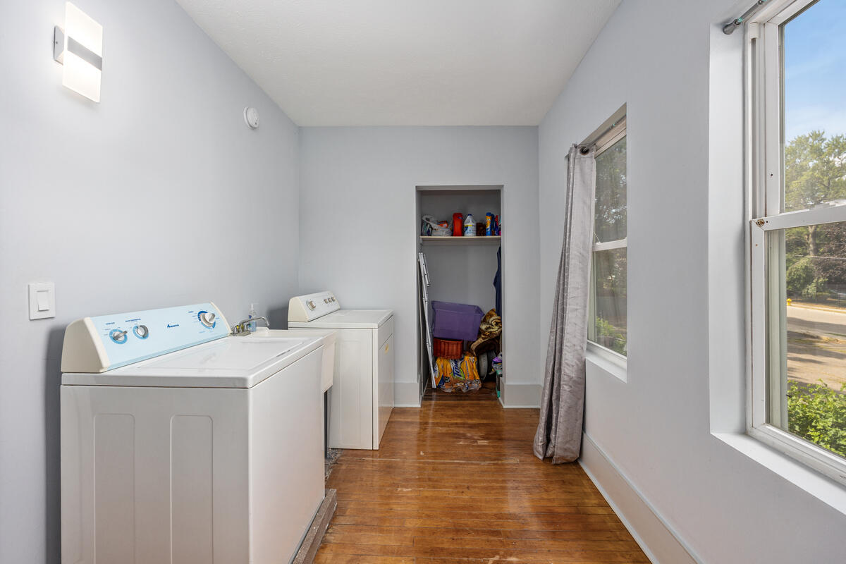 852 Leonard Street NE Grand Rapids MI 49503