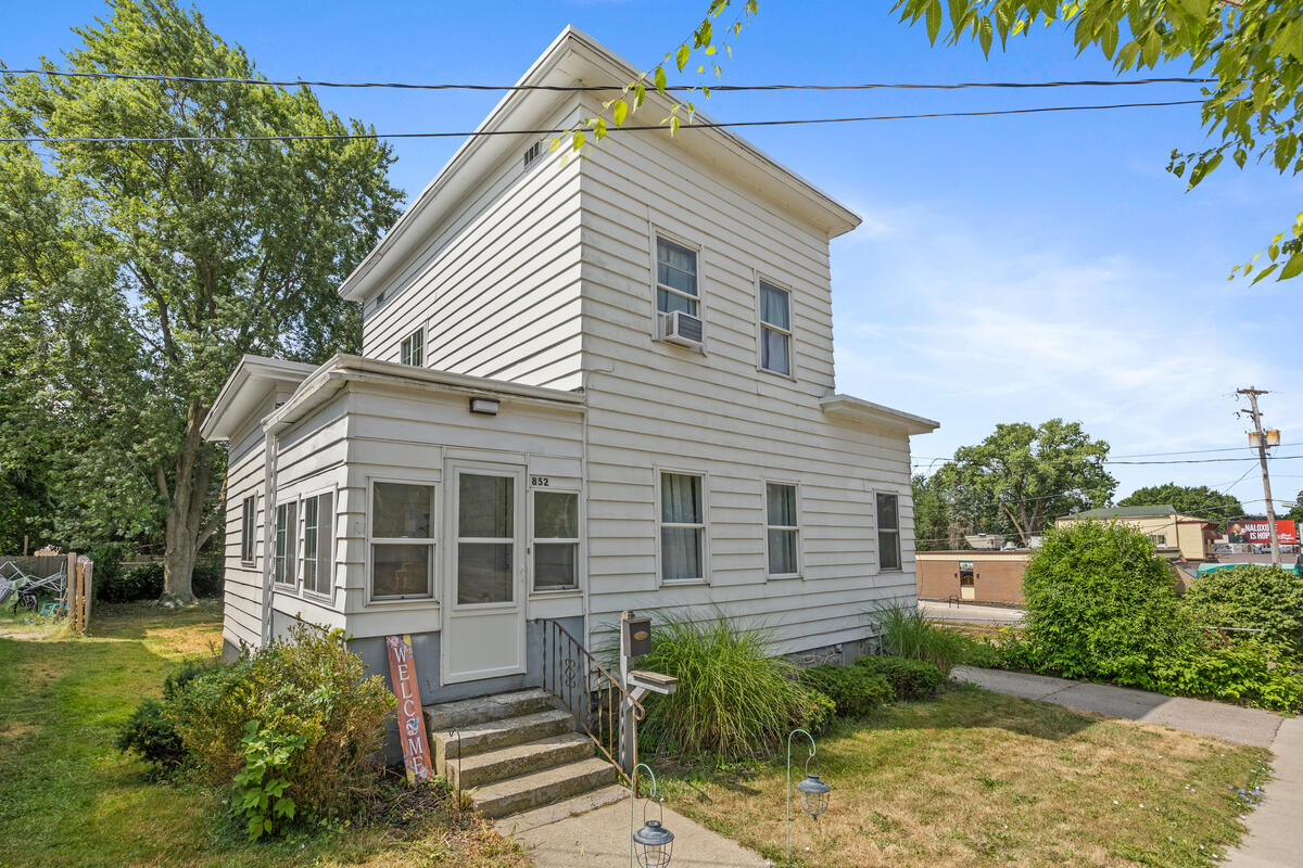 852 Leonard Street NE Grand Rapids MI 49503