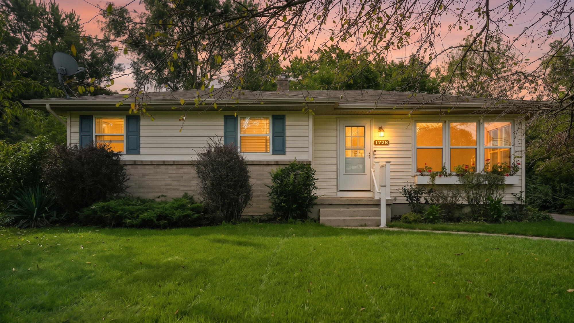 1728 Langley Street SE Grand Rapids MI 49508