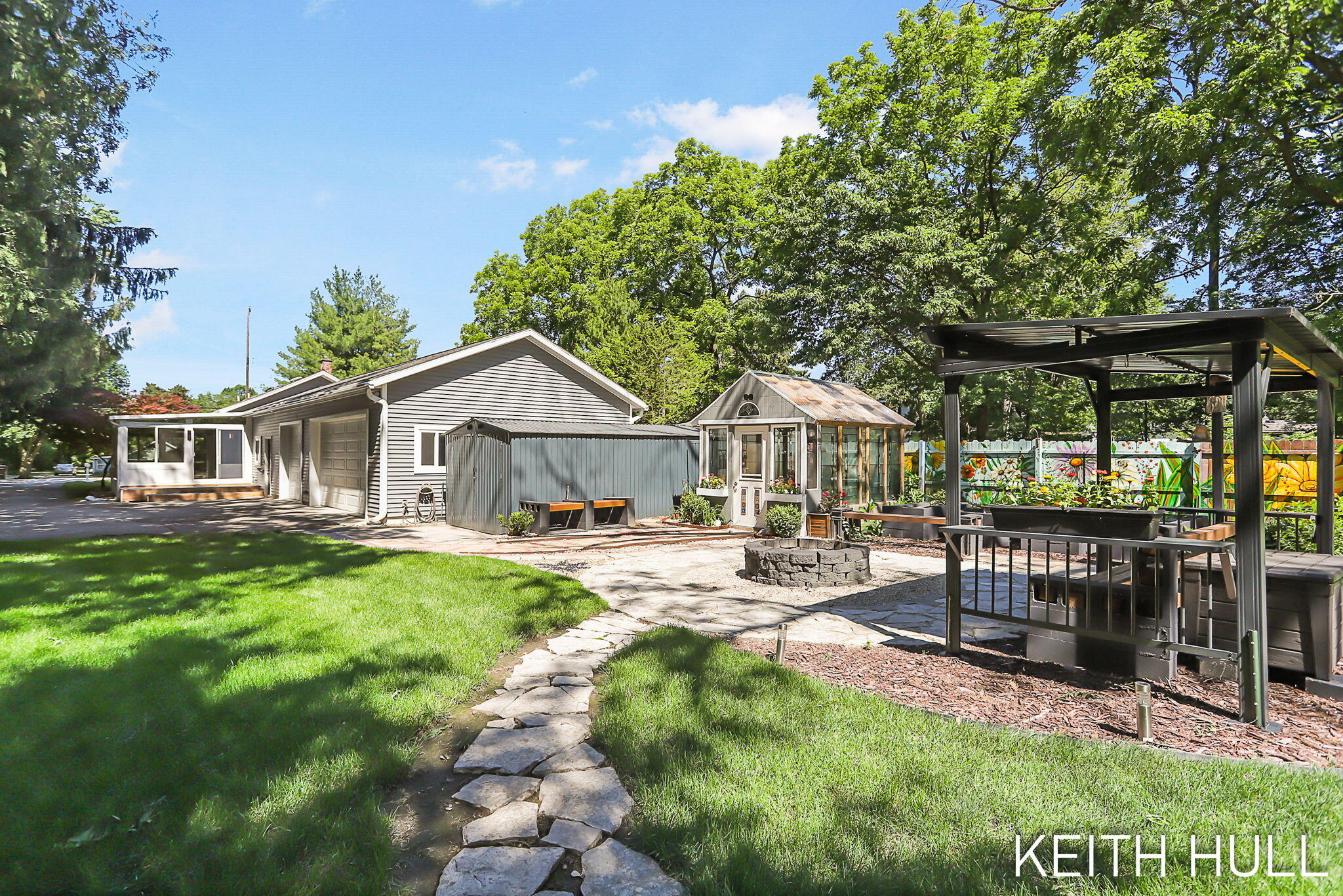 1328 Maplerow Avenue NW Grand Rapids MI 49534