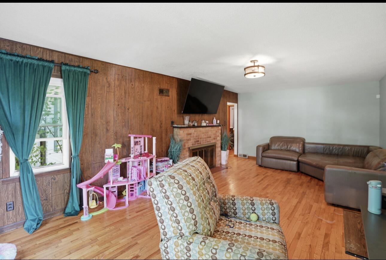1443 Ogden Avenue Benton Harbor MI 49022