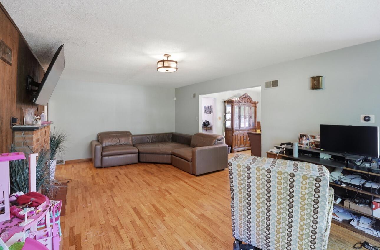 1443 Ogden Avenue Benton Harbor MI 49022