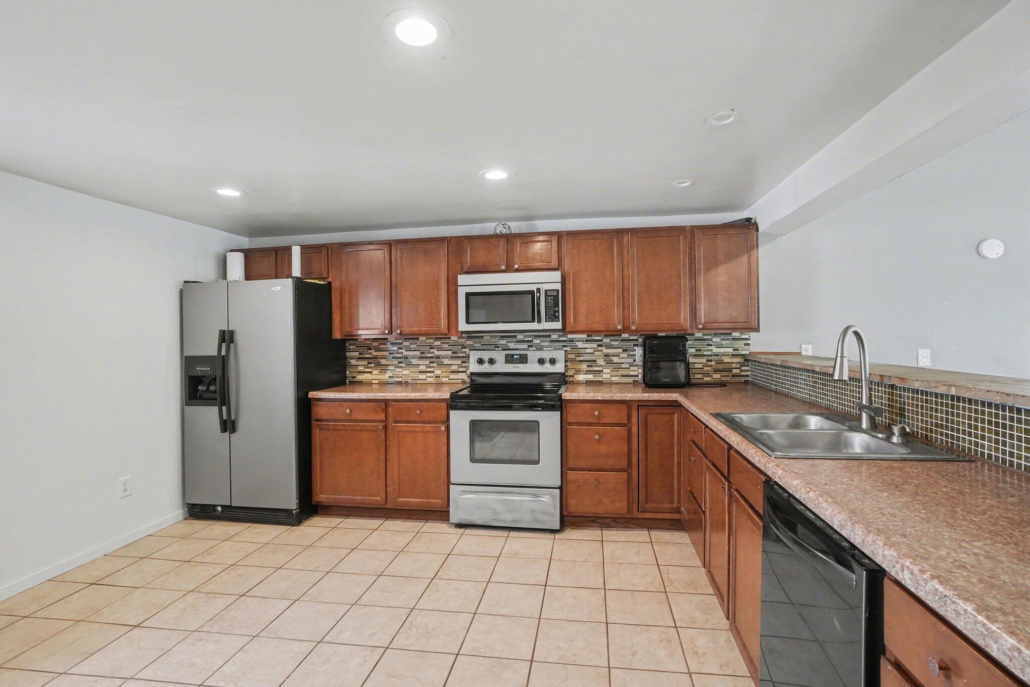 184 E Tyler Road Muskegon MI 49445