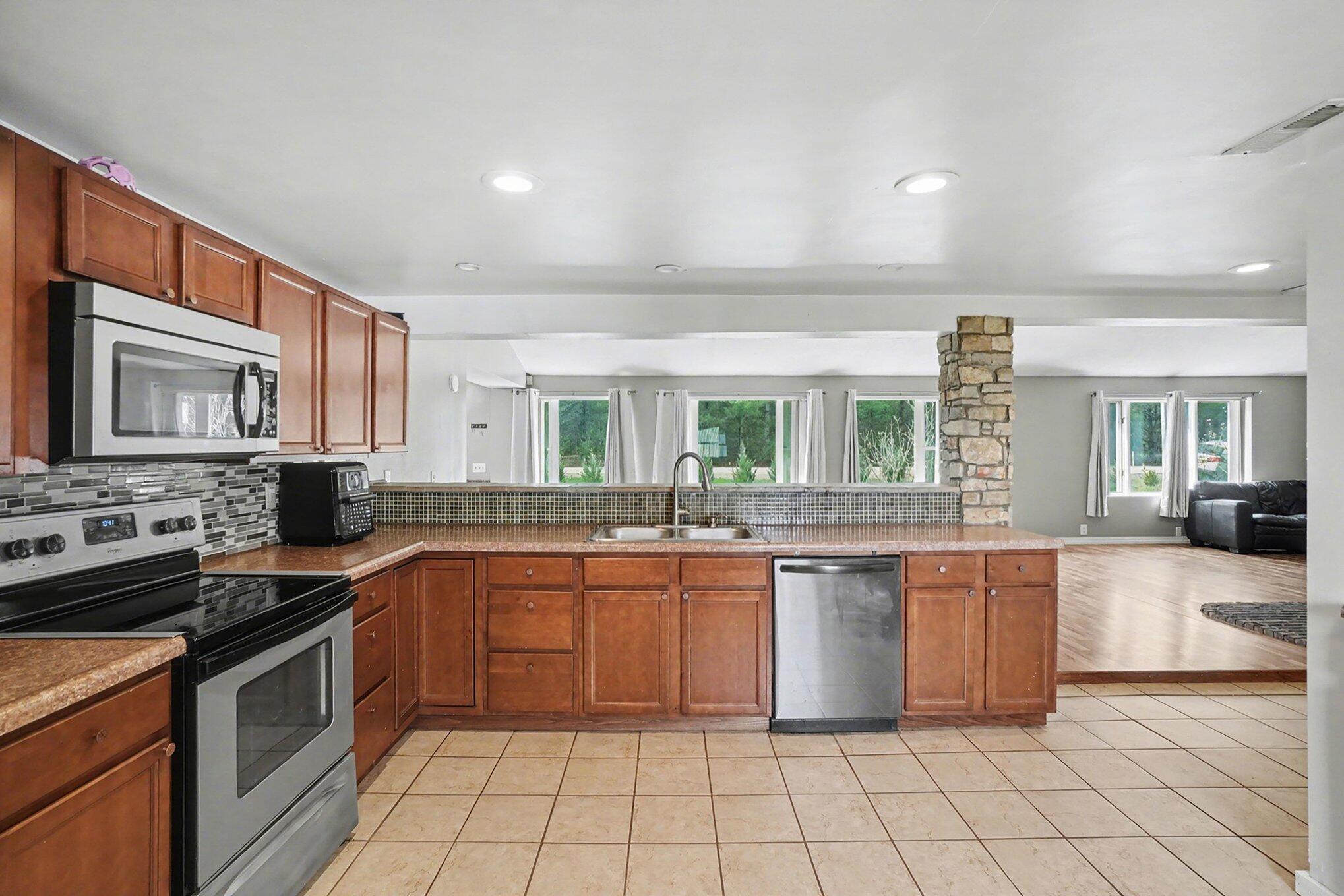 184 E Tyler Road Muskegon MI 49445