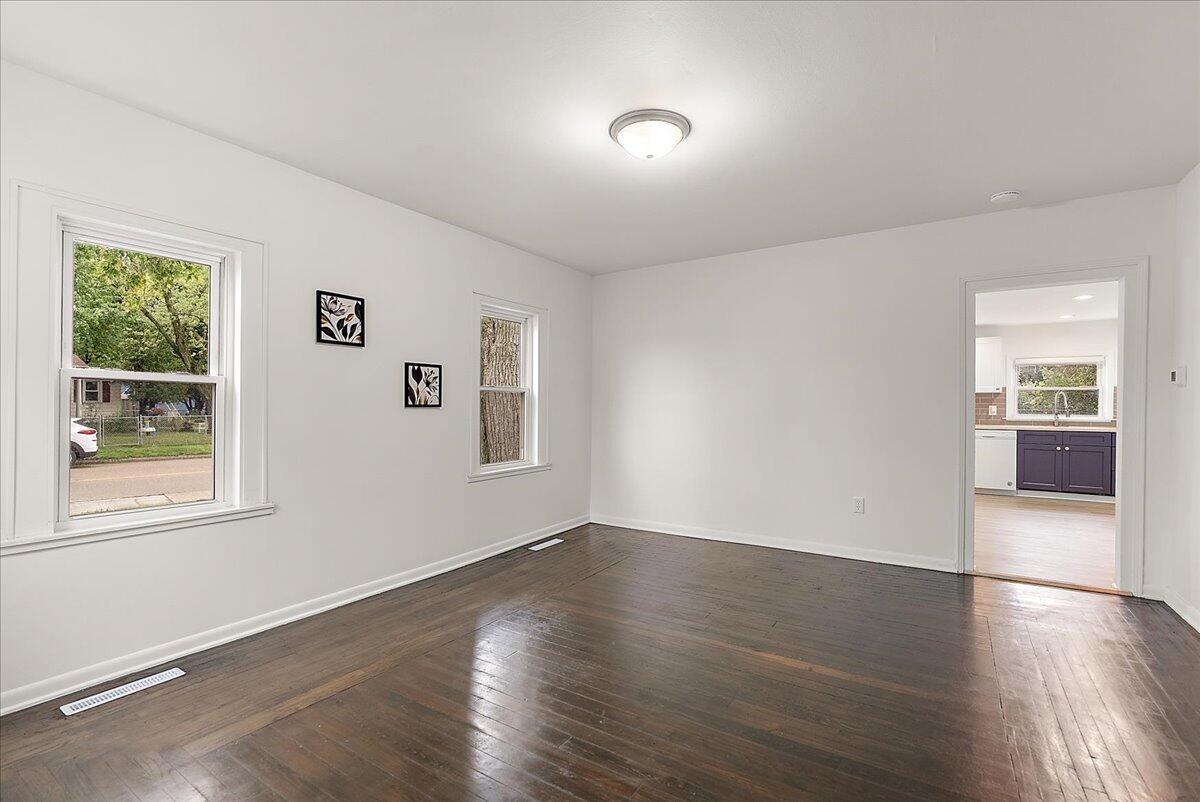 984 Evanston Avenue Muskegon MI 49442