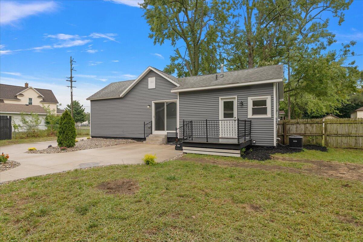 984 Evanston Avenue Muskegon MI 49442