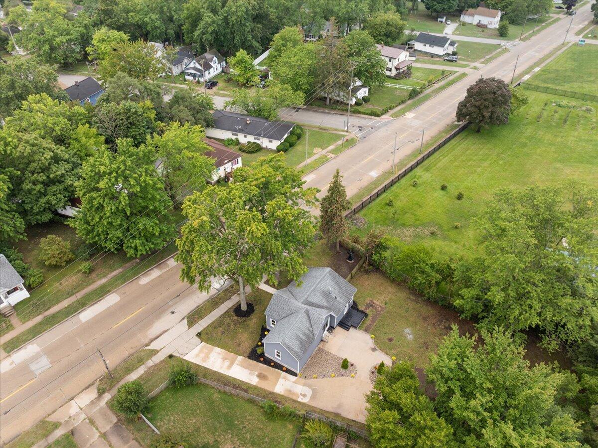 984 Evanston Avenue Muskegon MI 49442