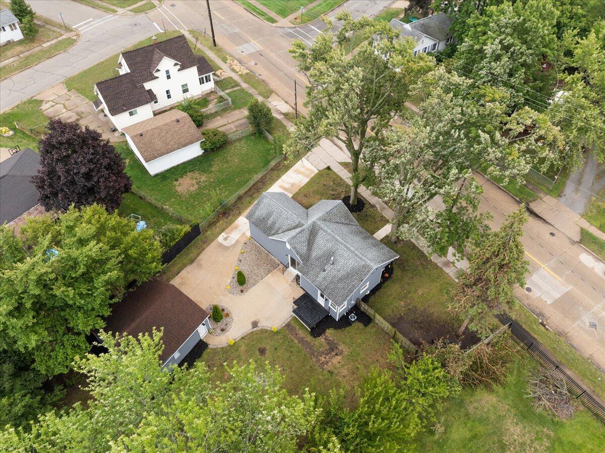 984 Evanston Avenue Muskegon MI 49442