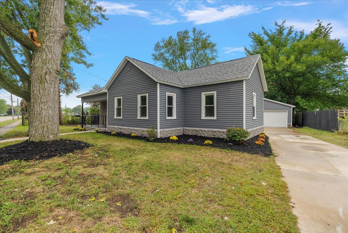 984 Evanston Avenue Muskegon MI 49442