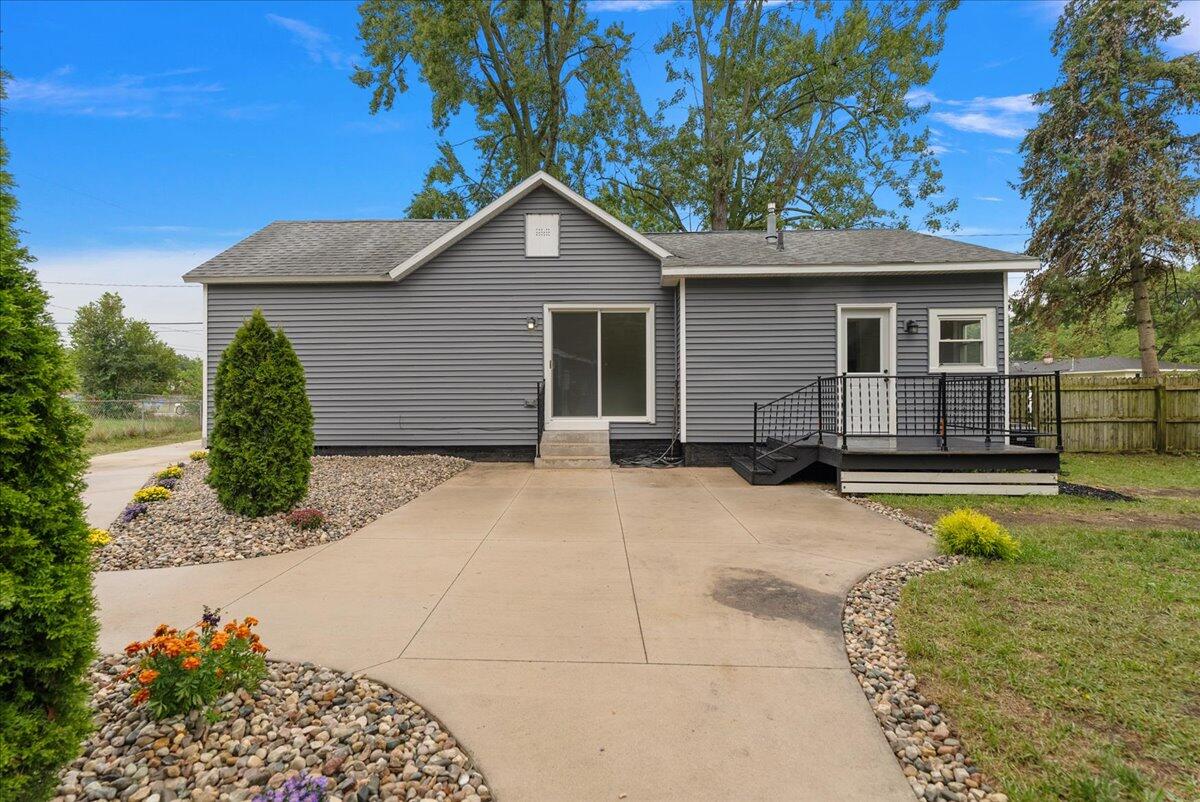 984 Evanston Avenue Muskegon MI 49442