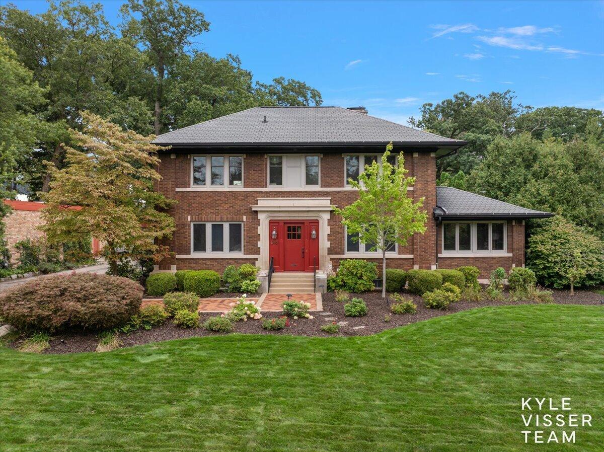 640 Cambridge Boulevard SE East Grand Rapids MI 49506