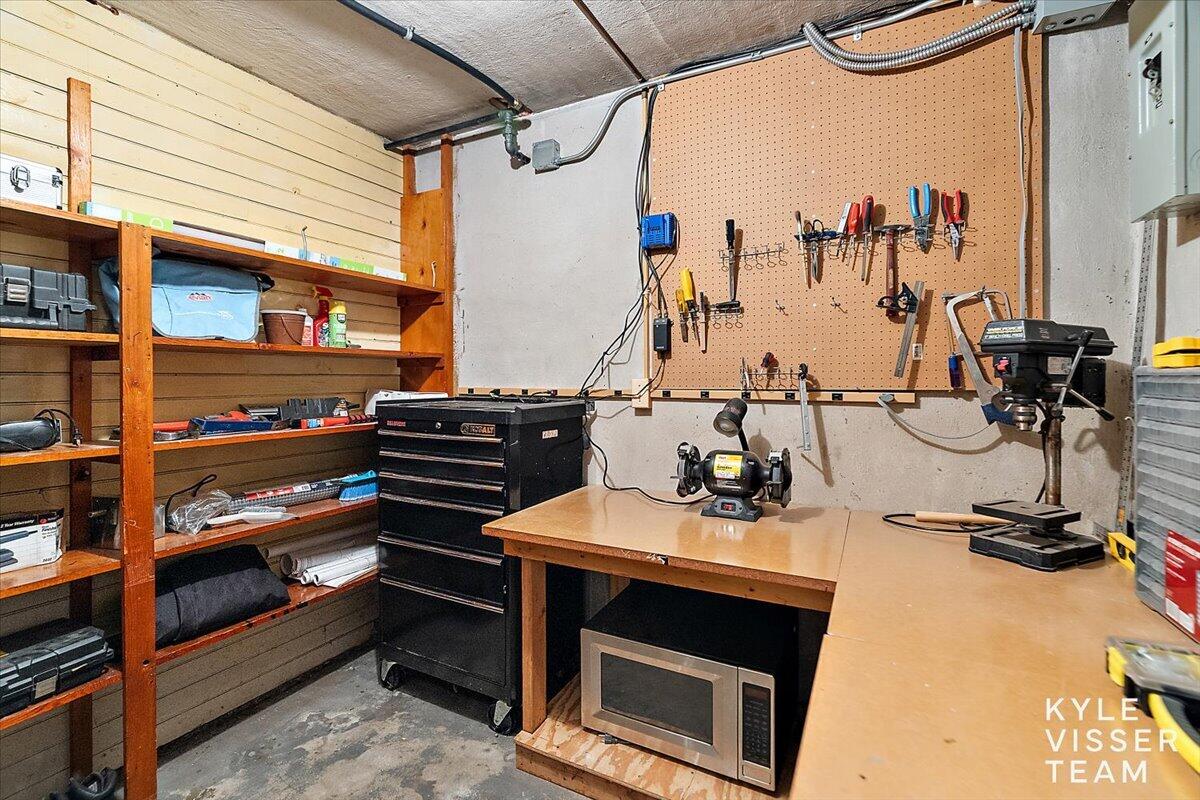 640 Cambridge Boulevard SE East Grand Rapids MI 49506