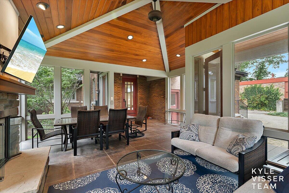 640 Cambridge Boulevard SE East Grand Rapids MI 49506