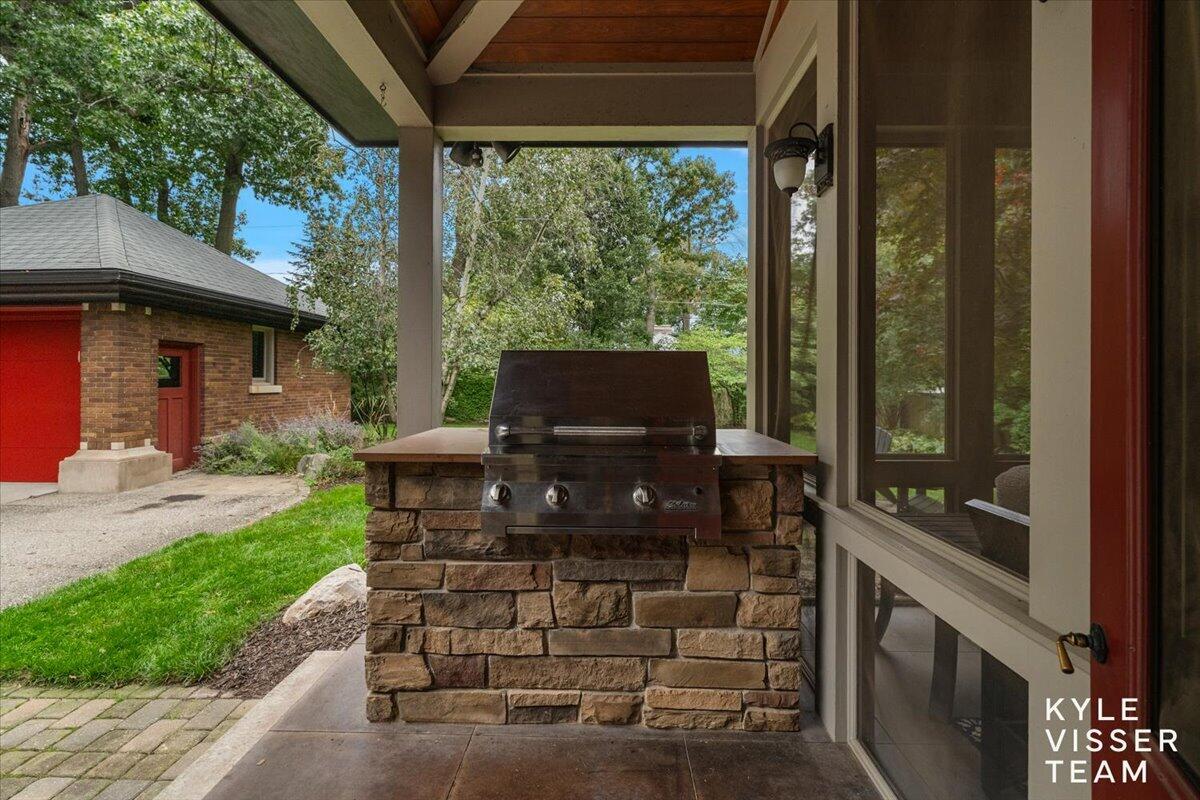 640 Cambridge Boulevard SE East Grand Rapids MI 49506