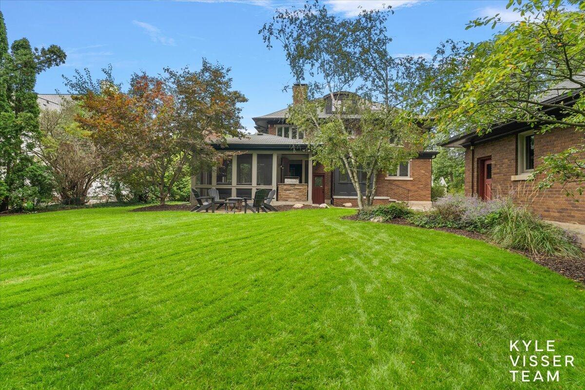 640 Cambridge Boulevard SE East Grand Rapids MI 49506