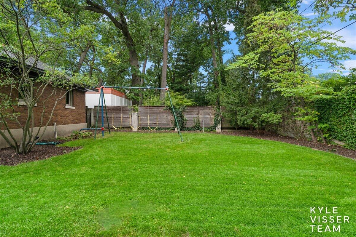 640 Cambridge Boulevard SE East Grand Rapids MI 49506