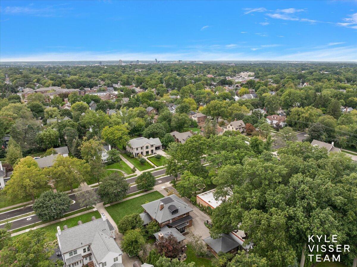 640 Cambridge Boulevard SE East Grand Rapids MI 49506