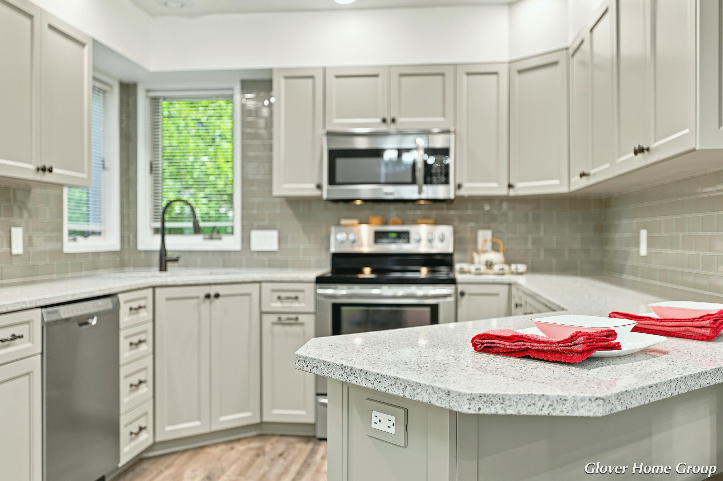 2511 Mcintosh Avenue NE Grand Rapids MI 49525