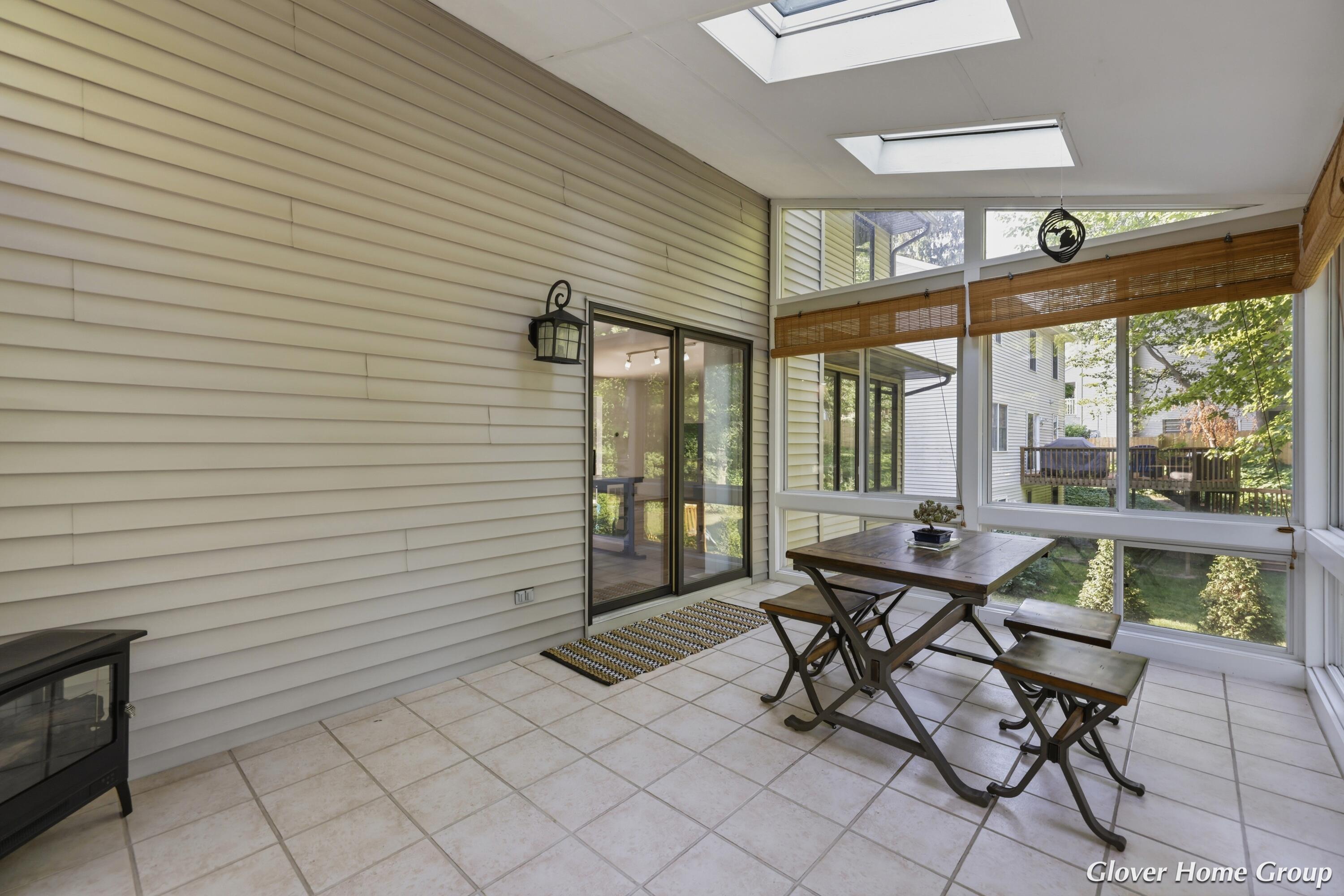 2511 Mcintosh Avenue NE Grand Rapids MI 49525