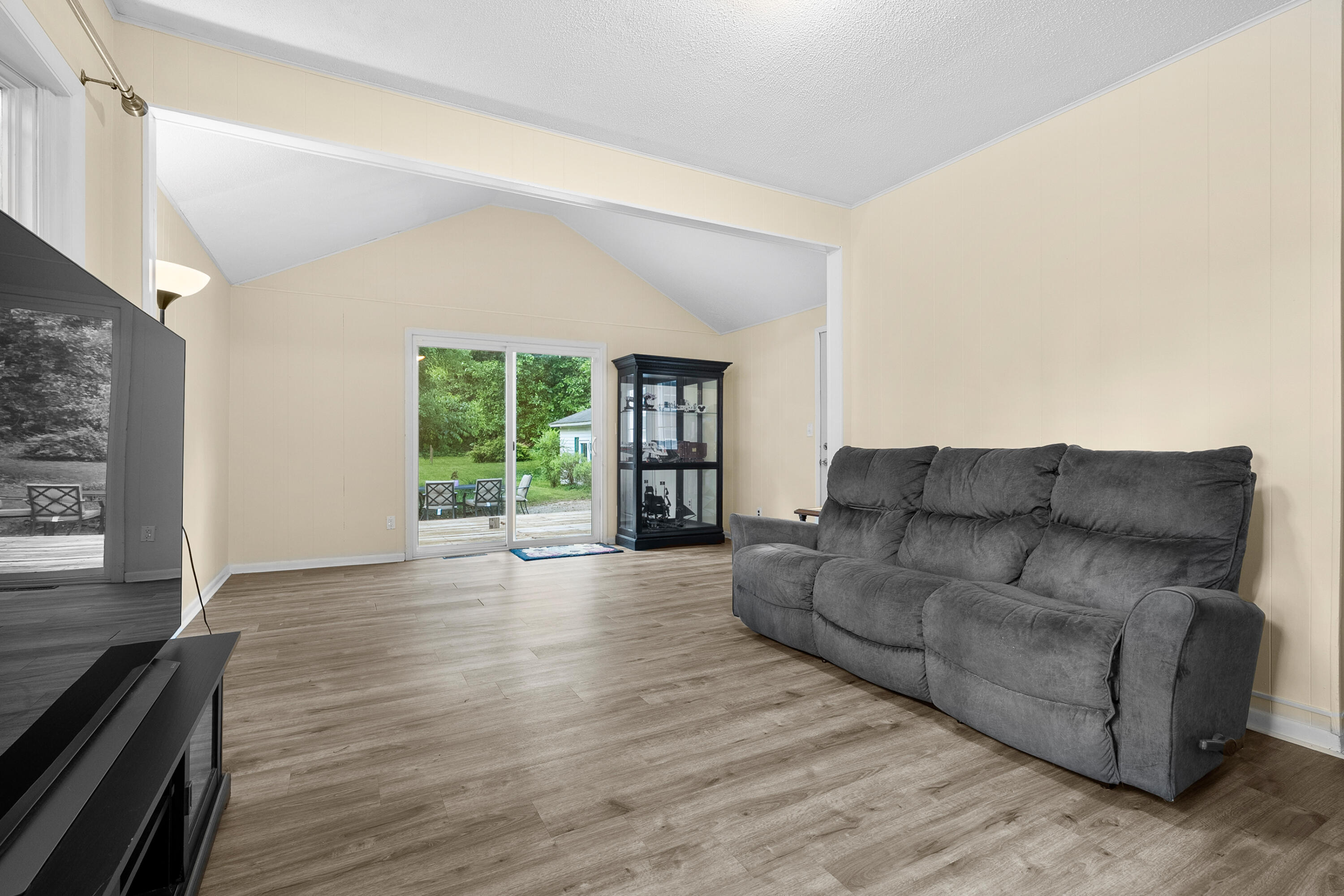 1222 Lakeway Avenue Kalamazoo MI 49001