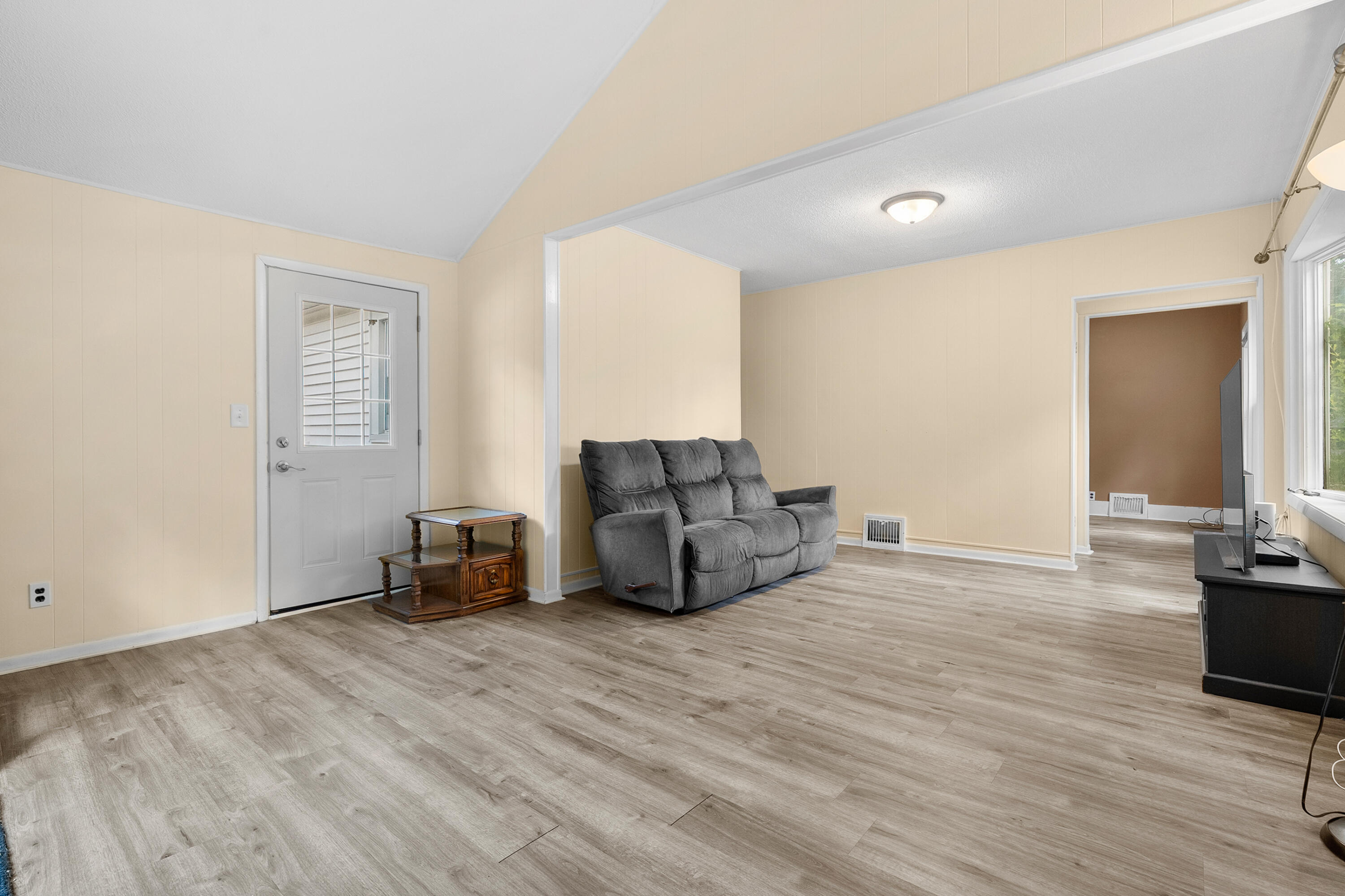 1222 Lakeway Avenue Kalamazoo MI 49001
