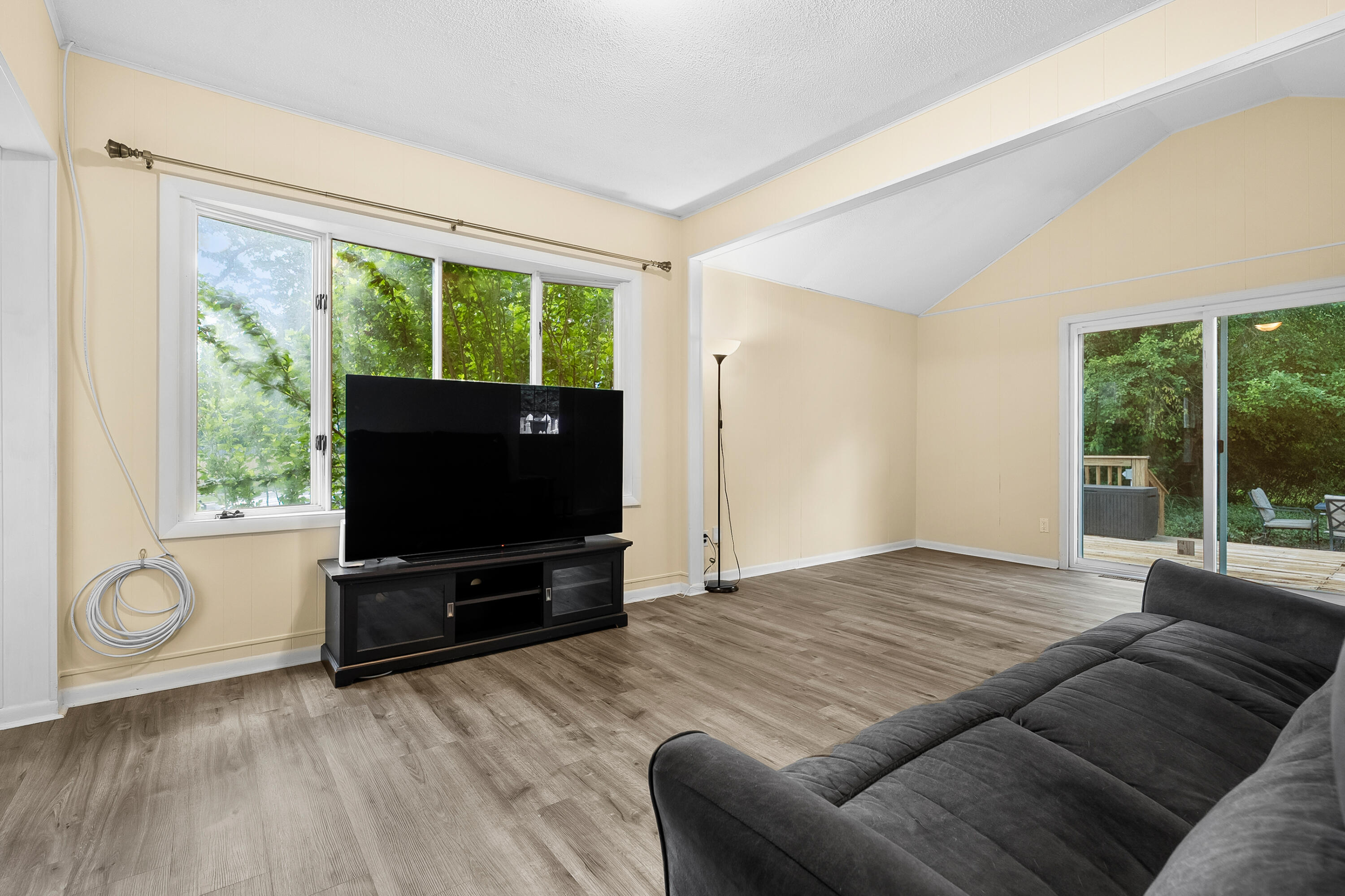 1222 Lakeway Avenue Kalamazoo MI 49001