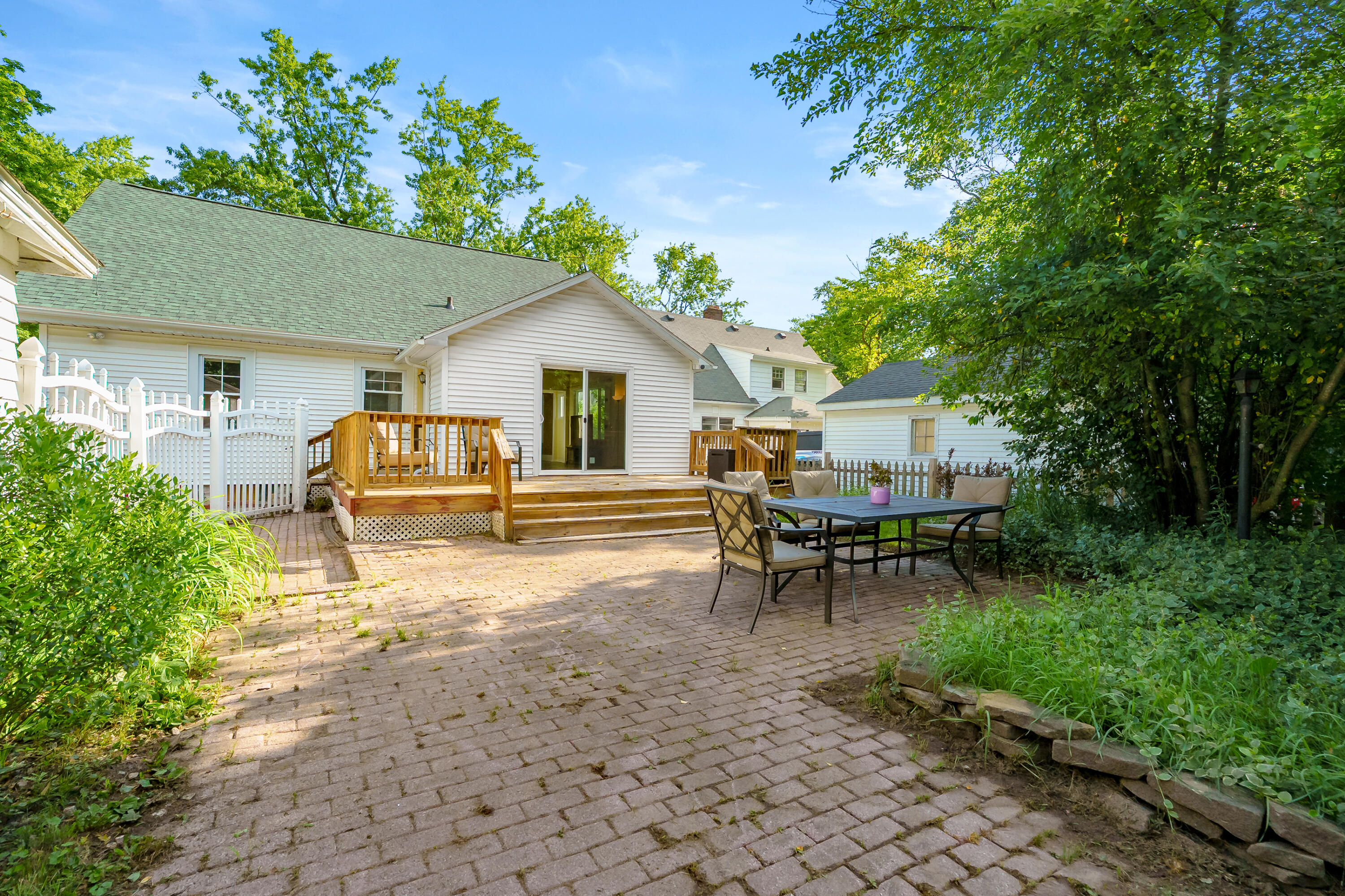 1222 Lakeway Avenue Kalamazoo MI 49001