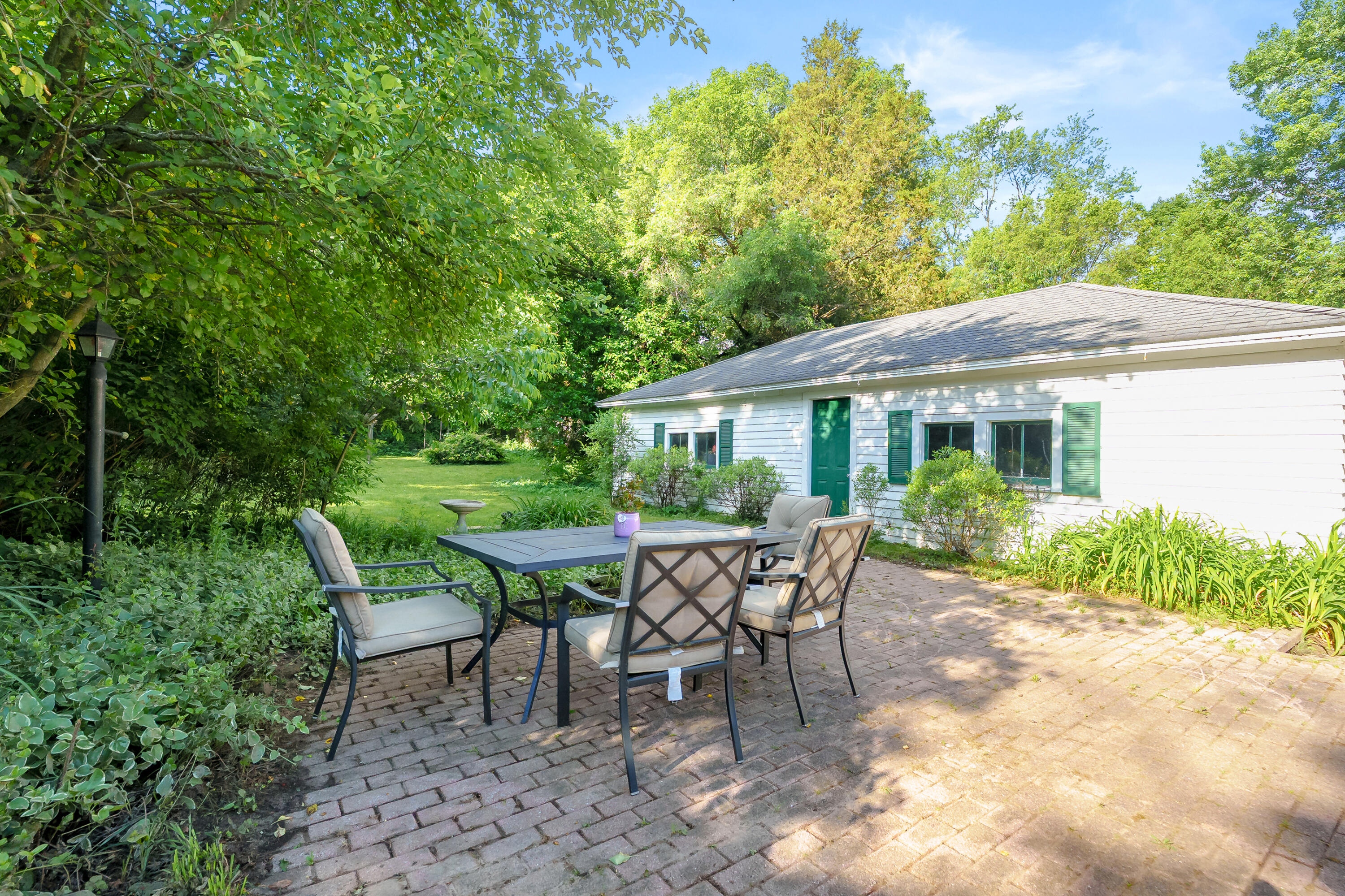 1222 Lakeway Avenue Kalamazoo MI 49001