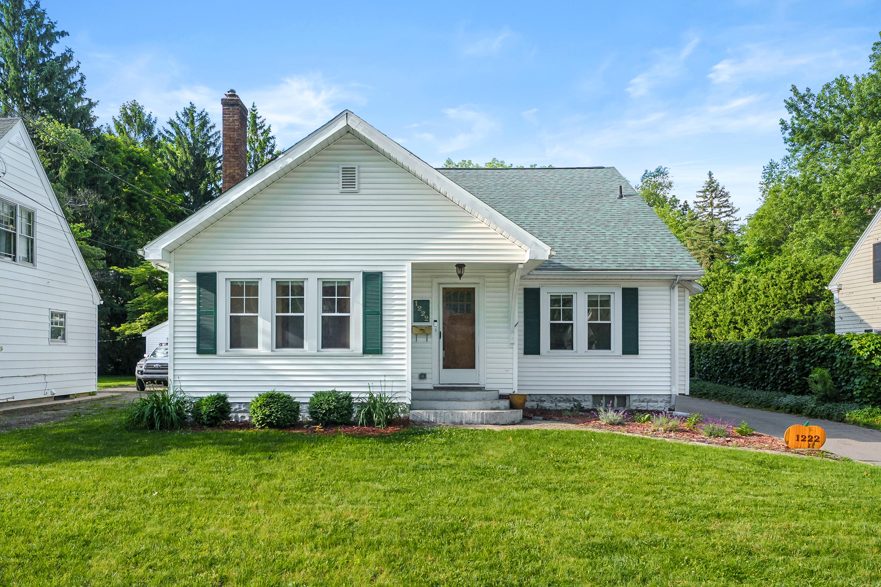 1222 Lakeway Avenue Kalamazoo MI 49001
