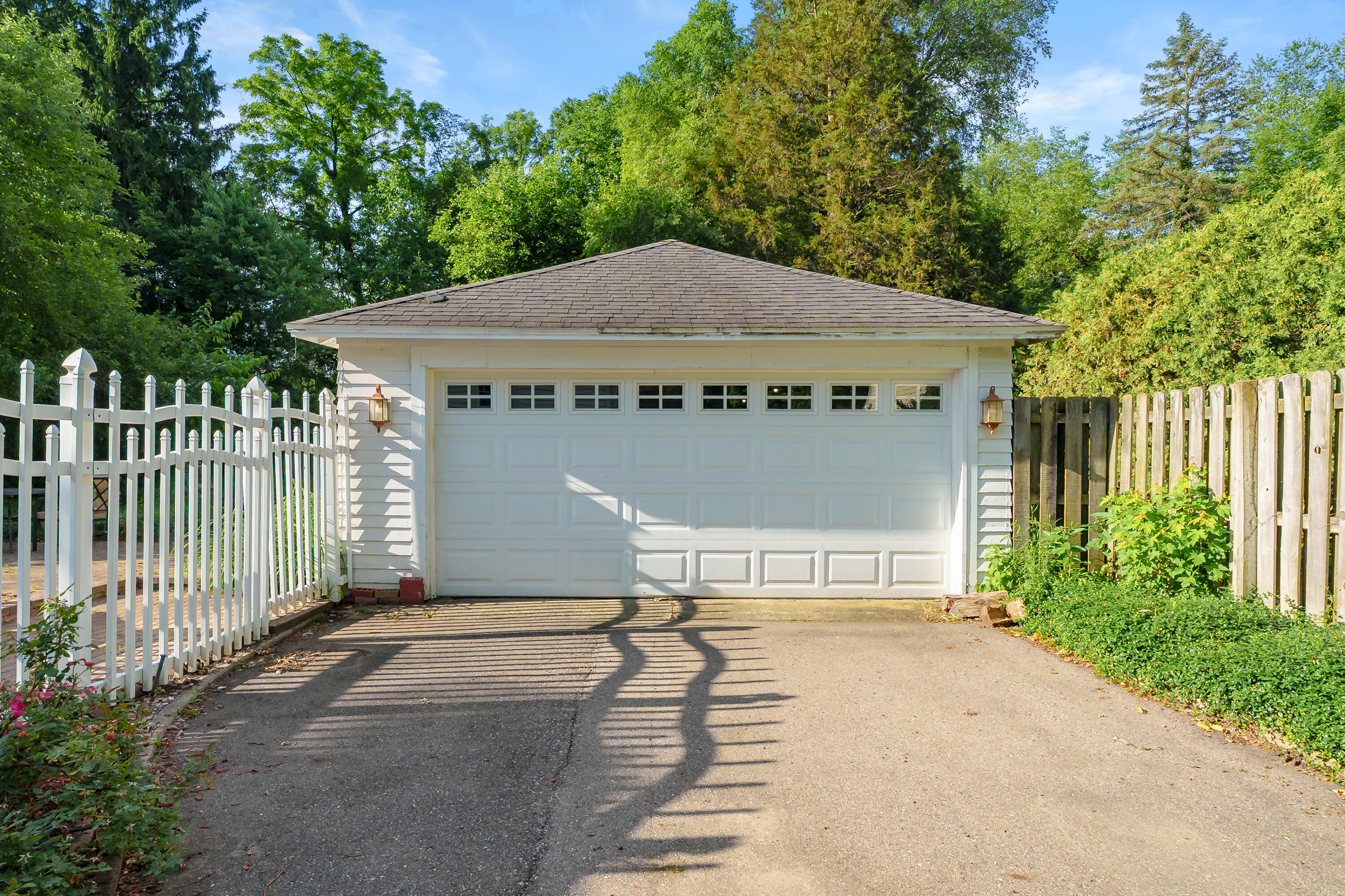1222 Lakeway Avenue Kalamazoo MI 49001