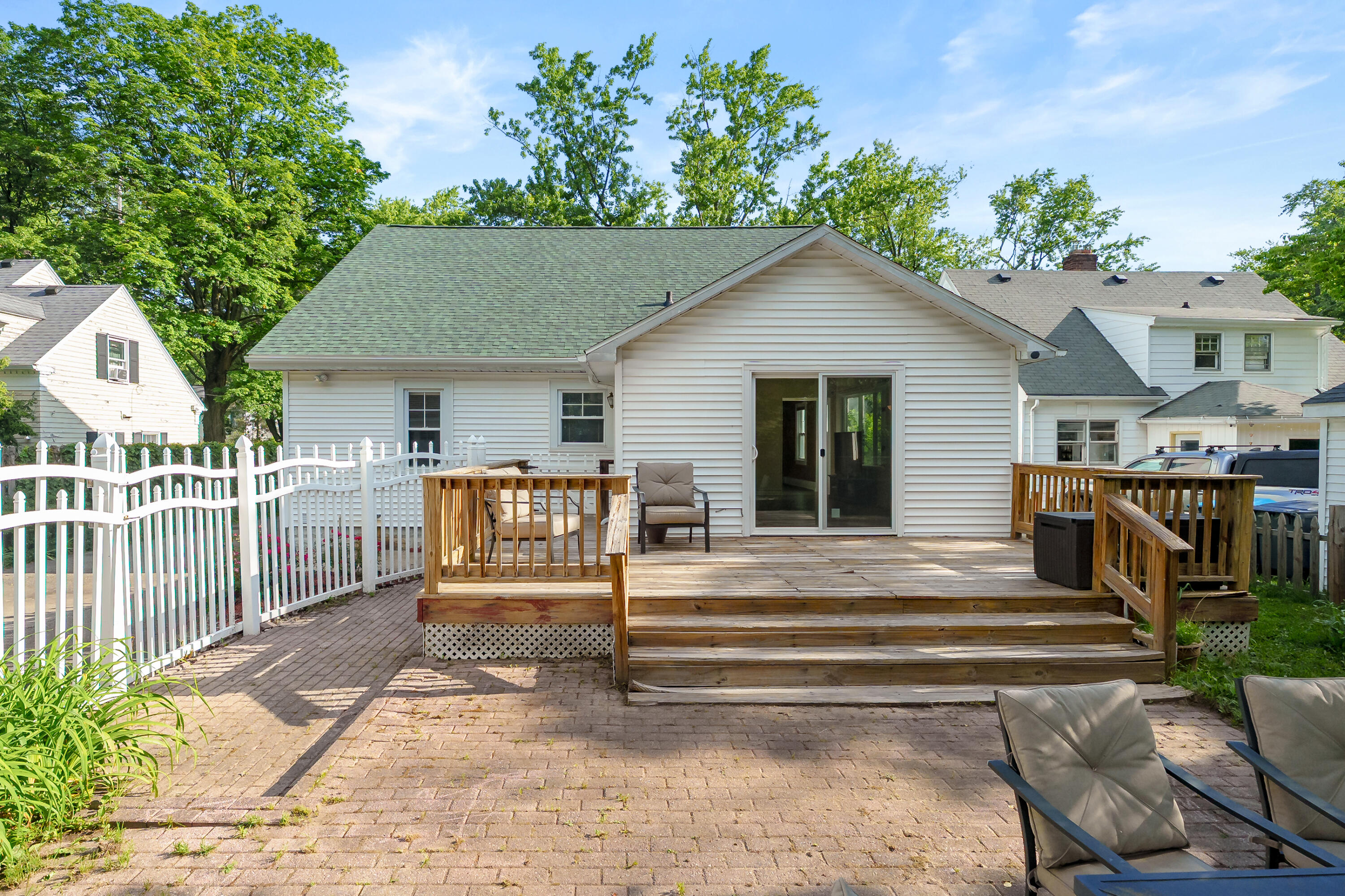 1222 Lakeway Avenue Kalamazoo MI 49001