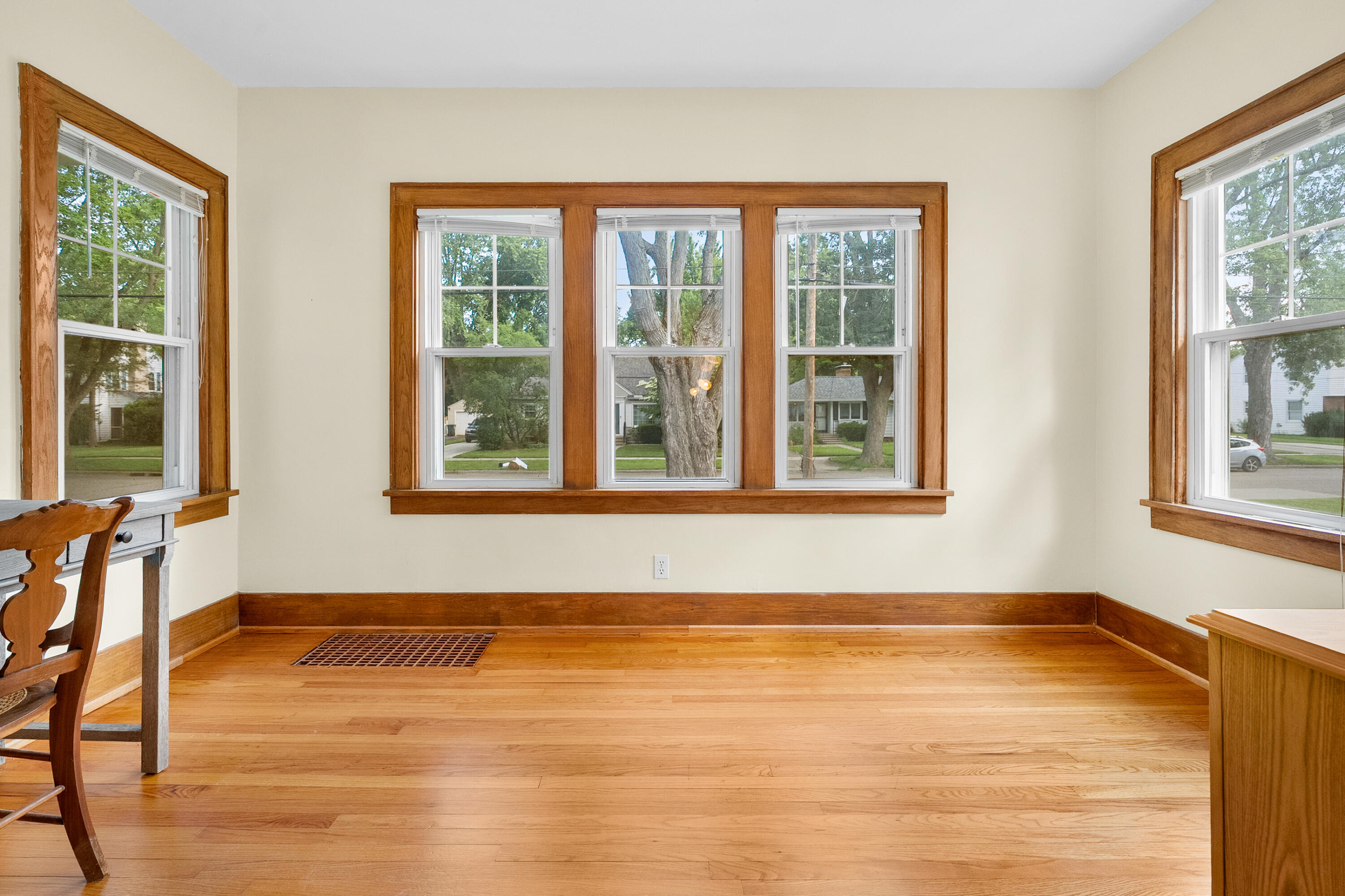1222 Lakeway Avenue Kalamazoo MI 49001