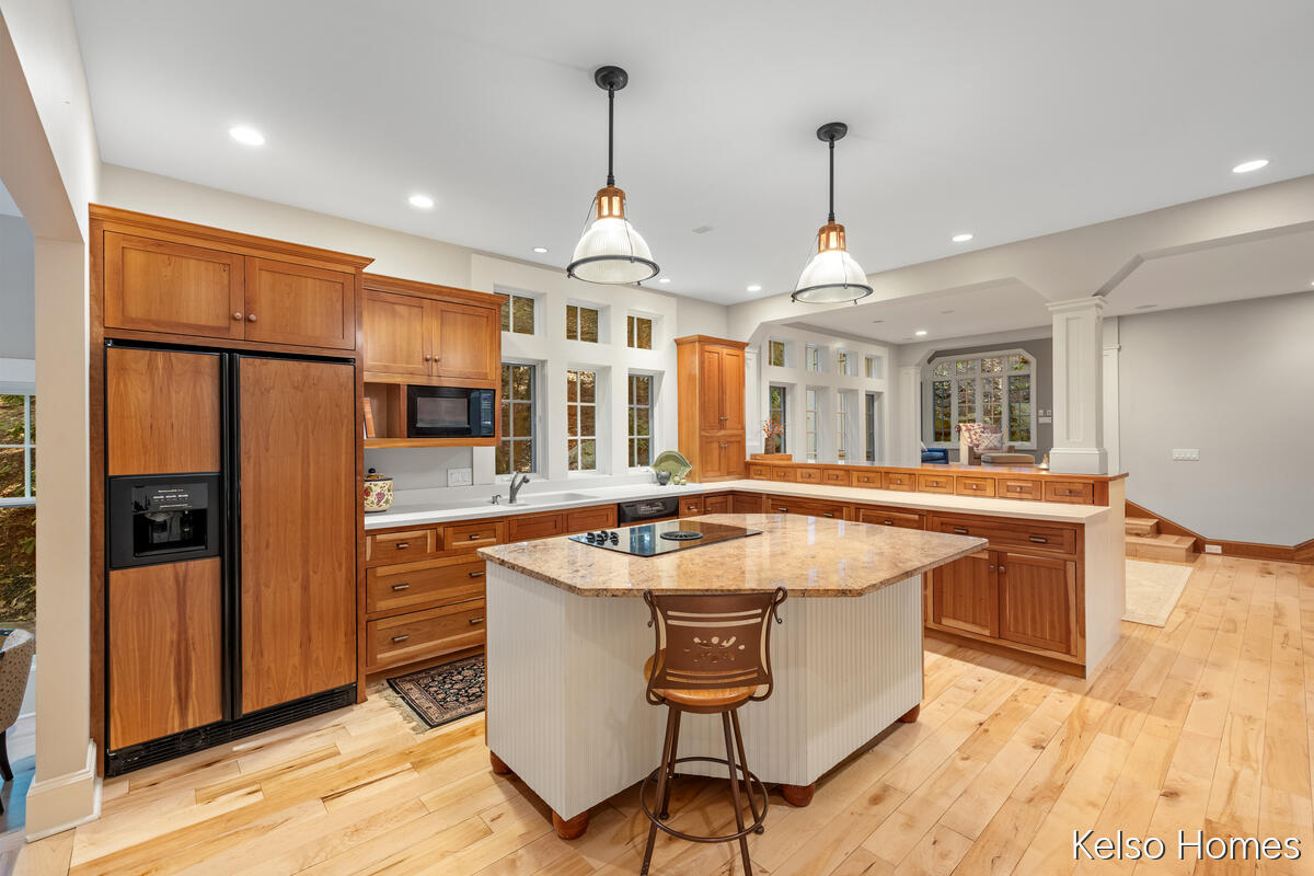 6664 Scenic Shores Drive Holland MI 49423