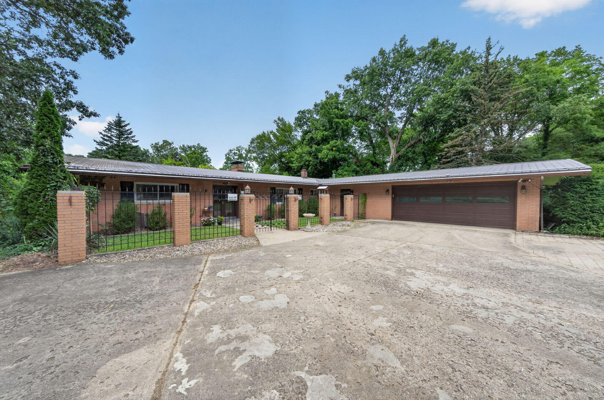 70506 Sunrise Drive Edwardsburg MI 49112