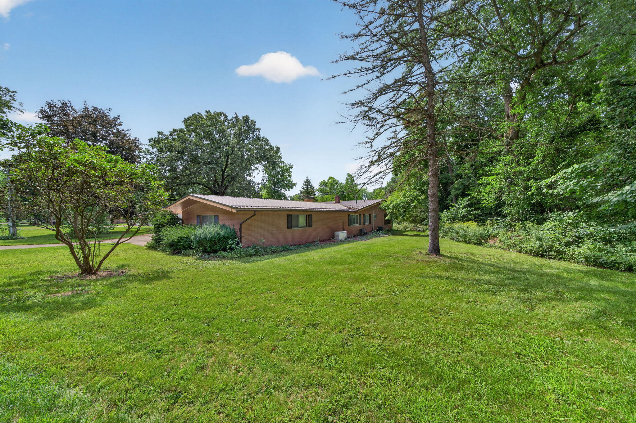 70506 Sunrise Drive Edwardsburg MI 49112