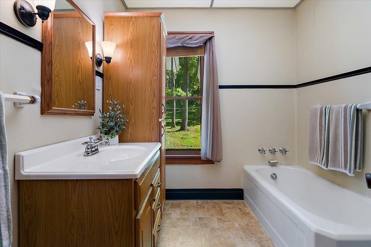 66666 95th Avenue Dowagiac MI 49047