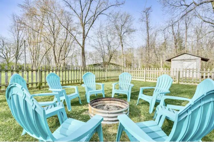 4328 Fikes Road Benton Harbor MI 49022