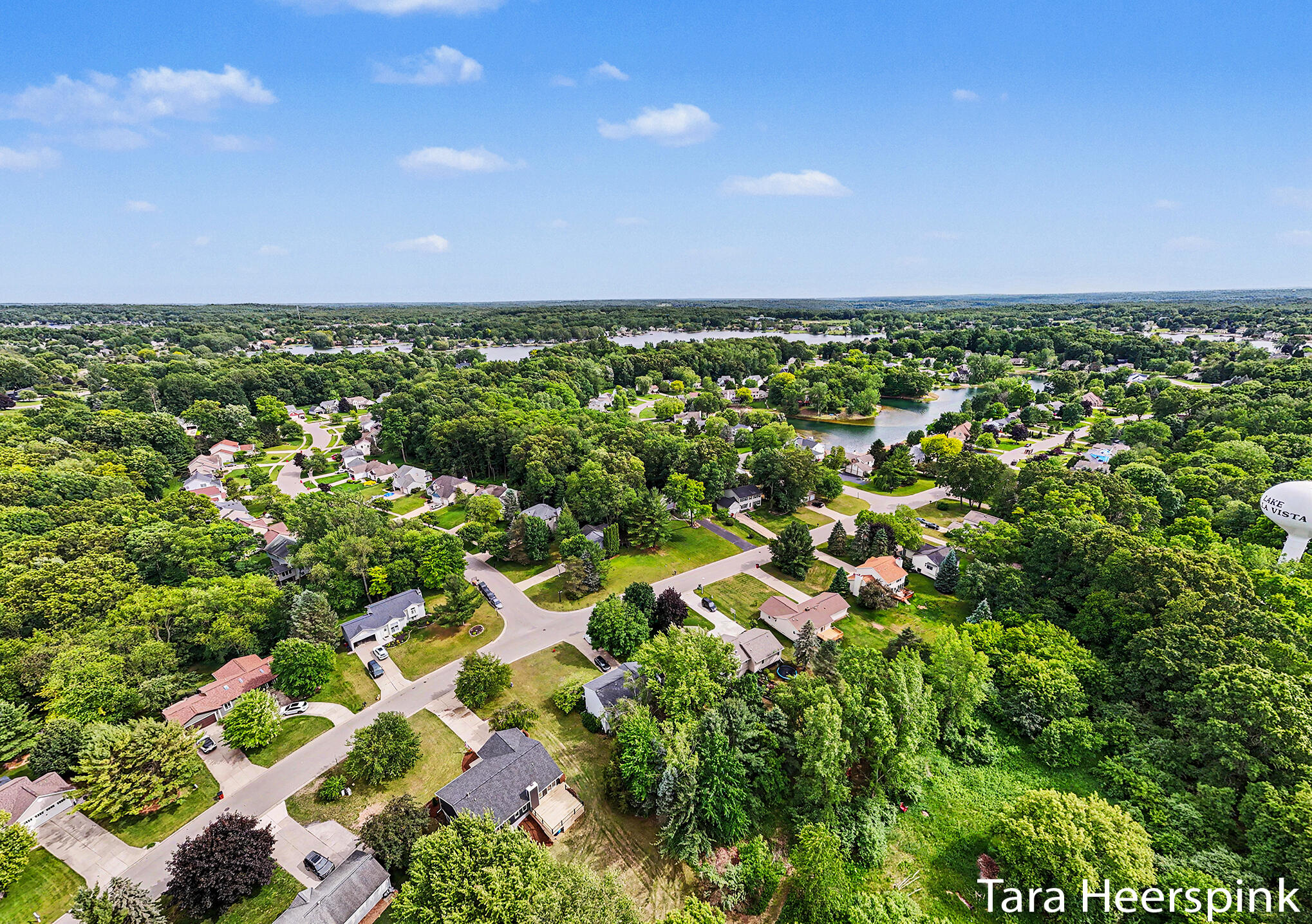 6237 Arroyo Vista Drive NE Rockford MI 49341