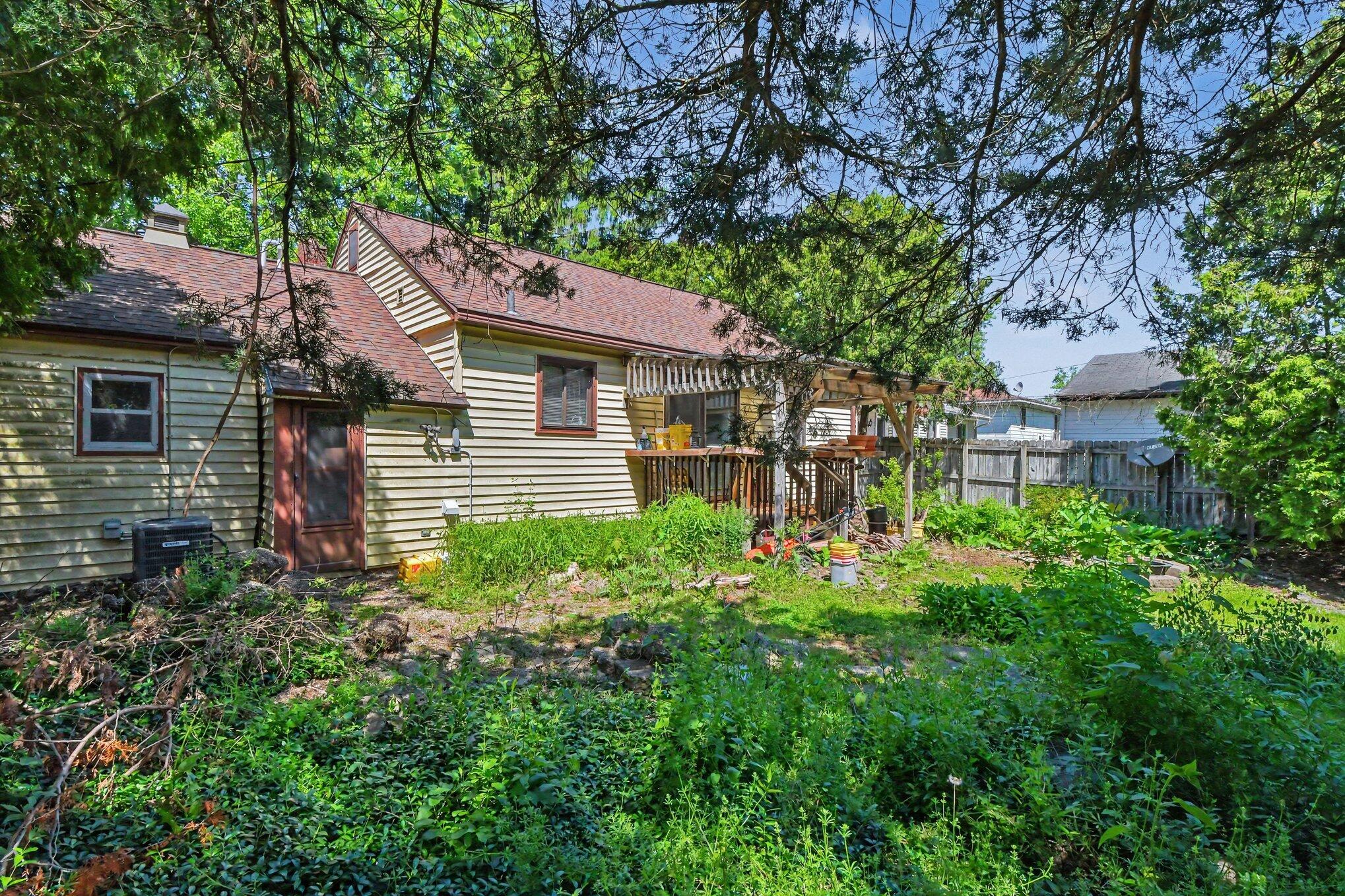 532 Clayton Avenue NW Grand Rapids MI 49534