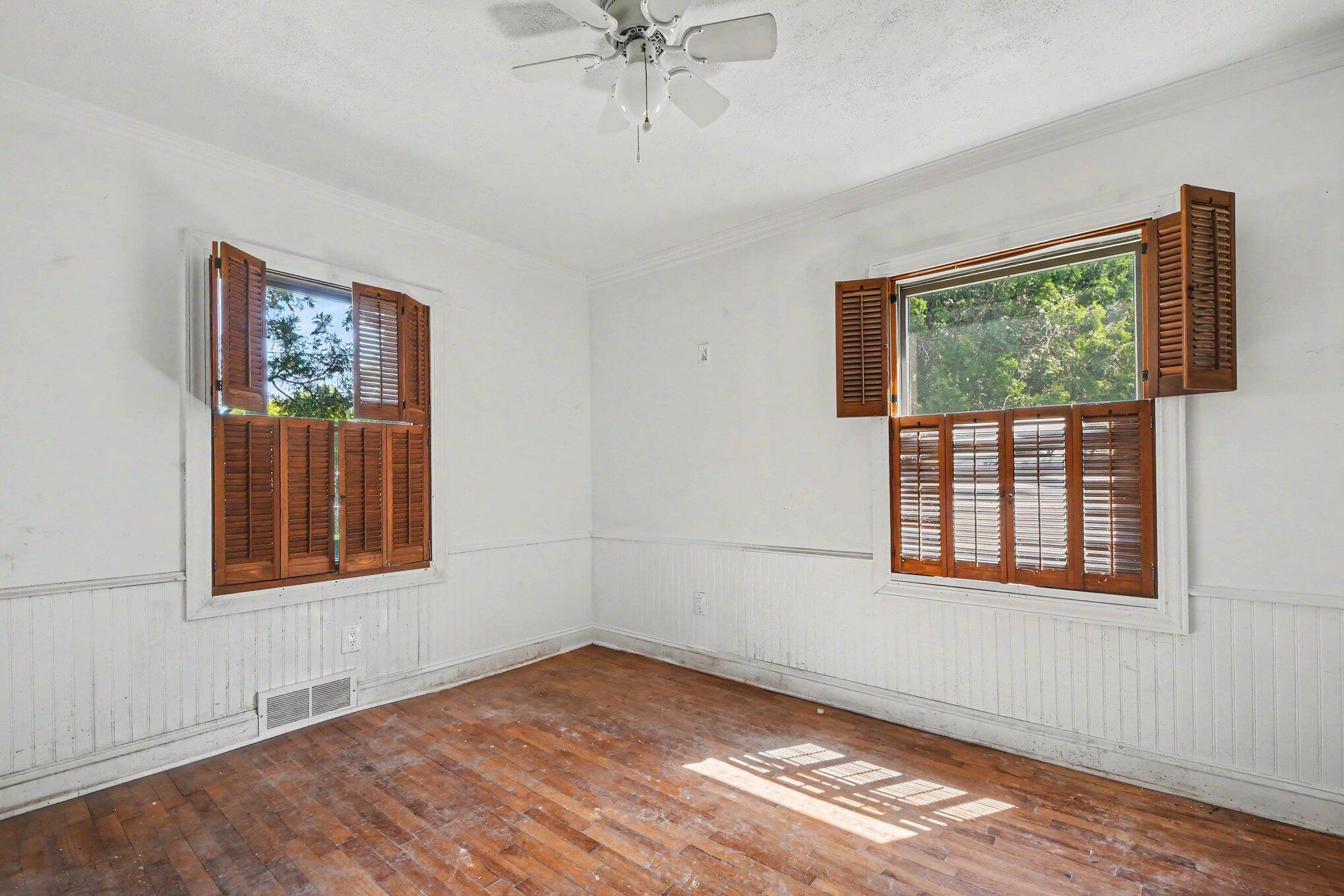 532 Clayton Avenue NW Grand Rapids MI 49534