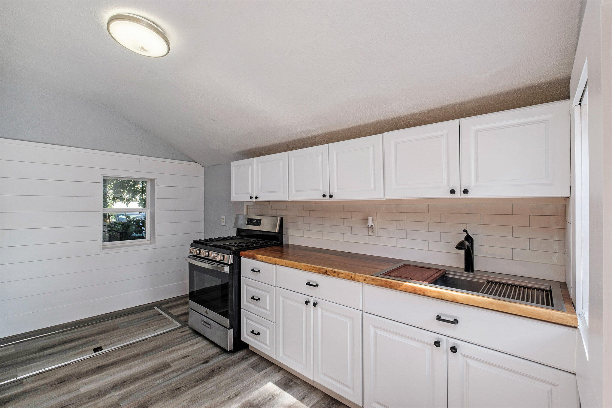 706 Alpine Avenue NW Grand Rapids MI 49504