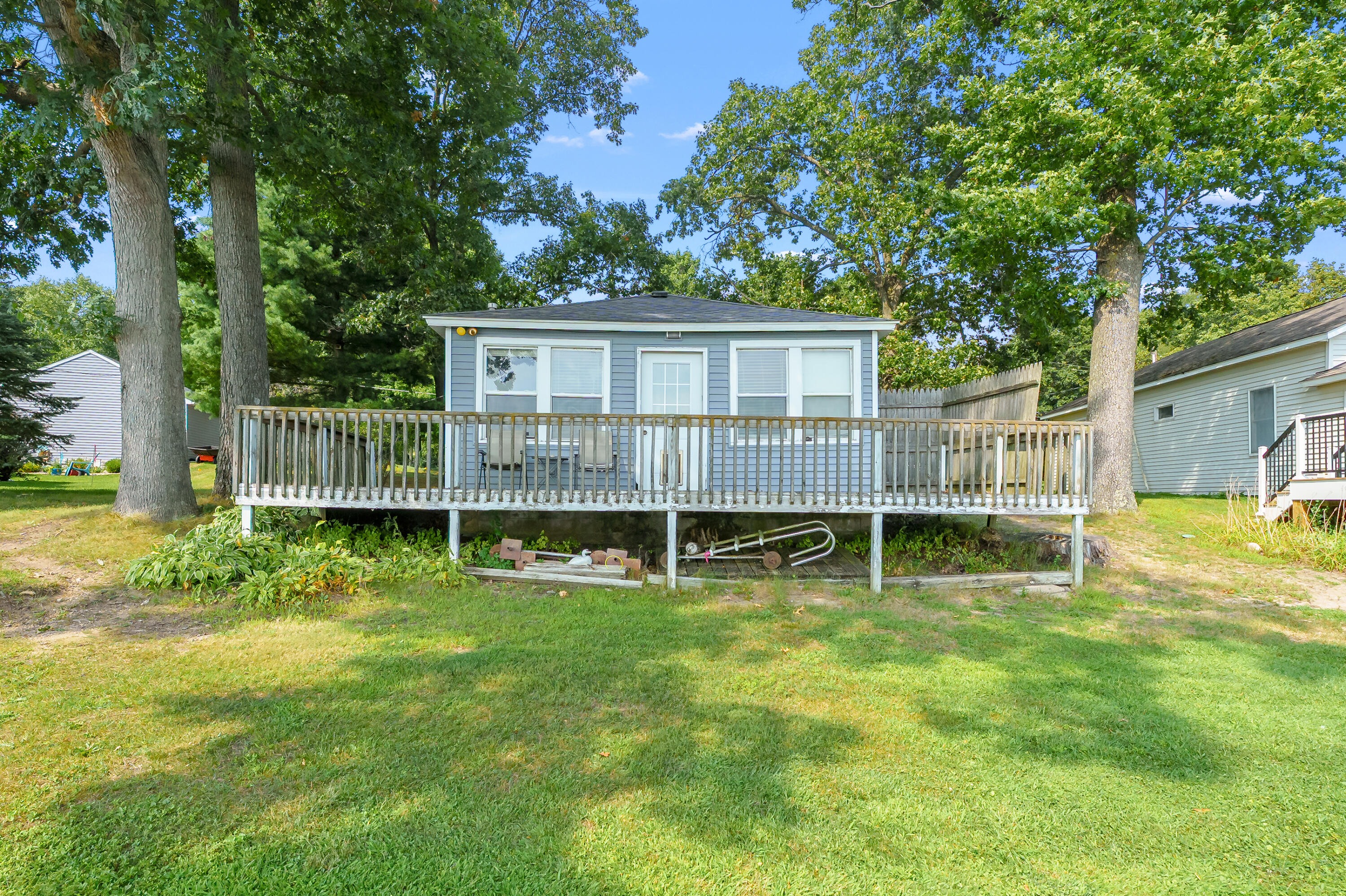 1078 N Eagle Lake Drive Kalamazoo MI 49009
