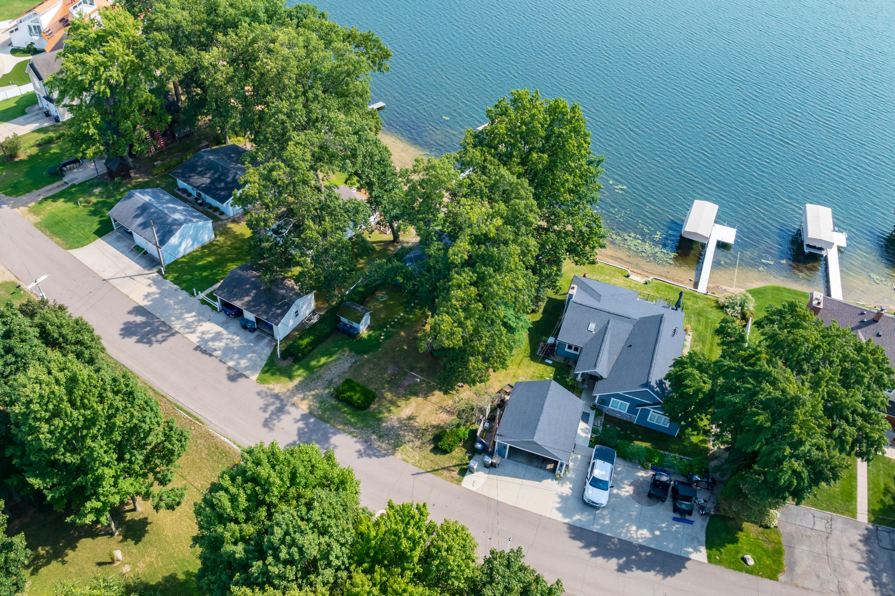 1078 N Eagle Lake Drive Kalamazoo MI 49009